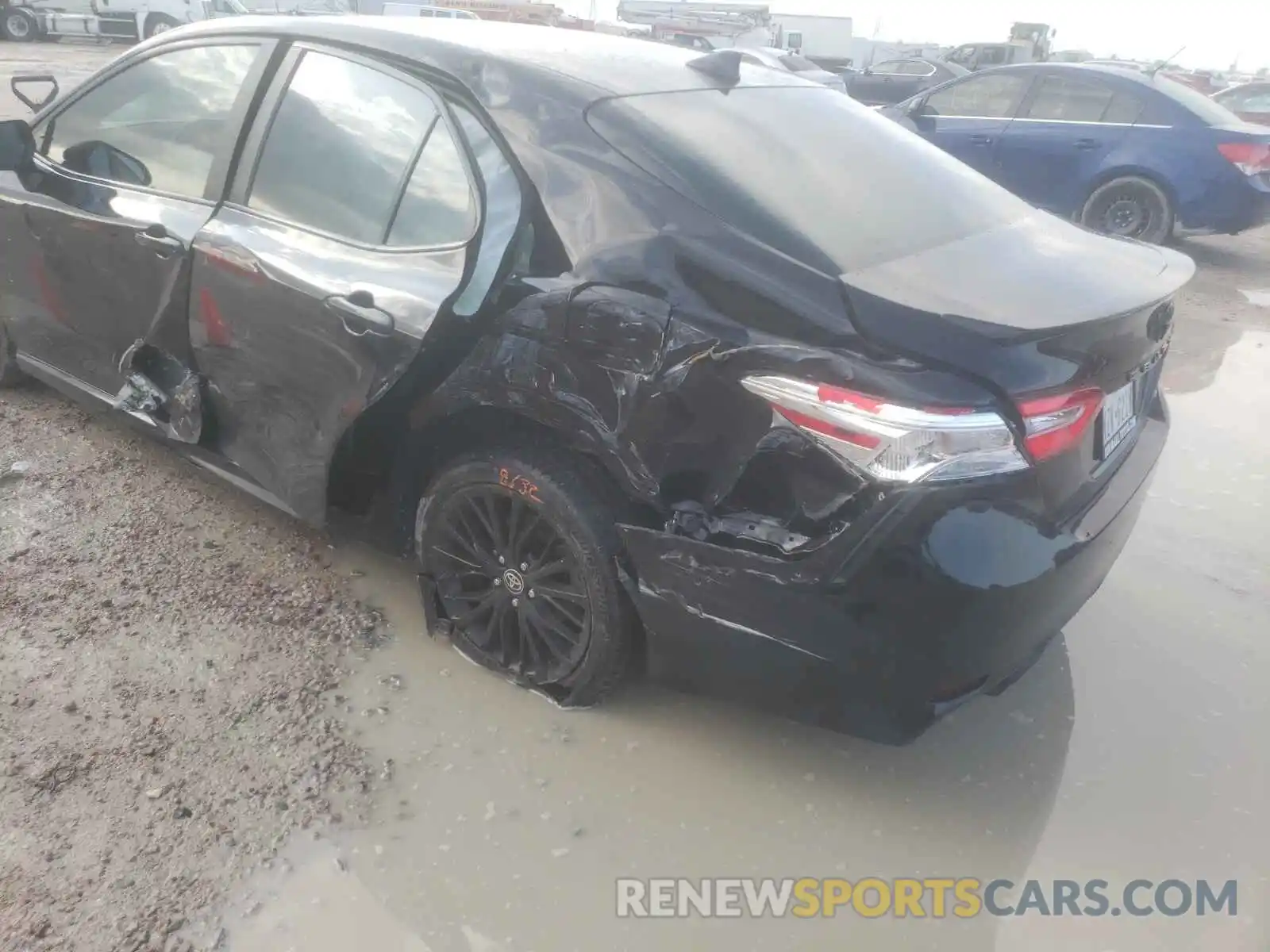 9 Photograph of a damaged car 4T1G11AK7LU400034 TOYOTA CAMRY 2020