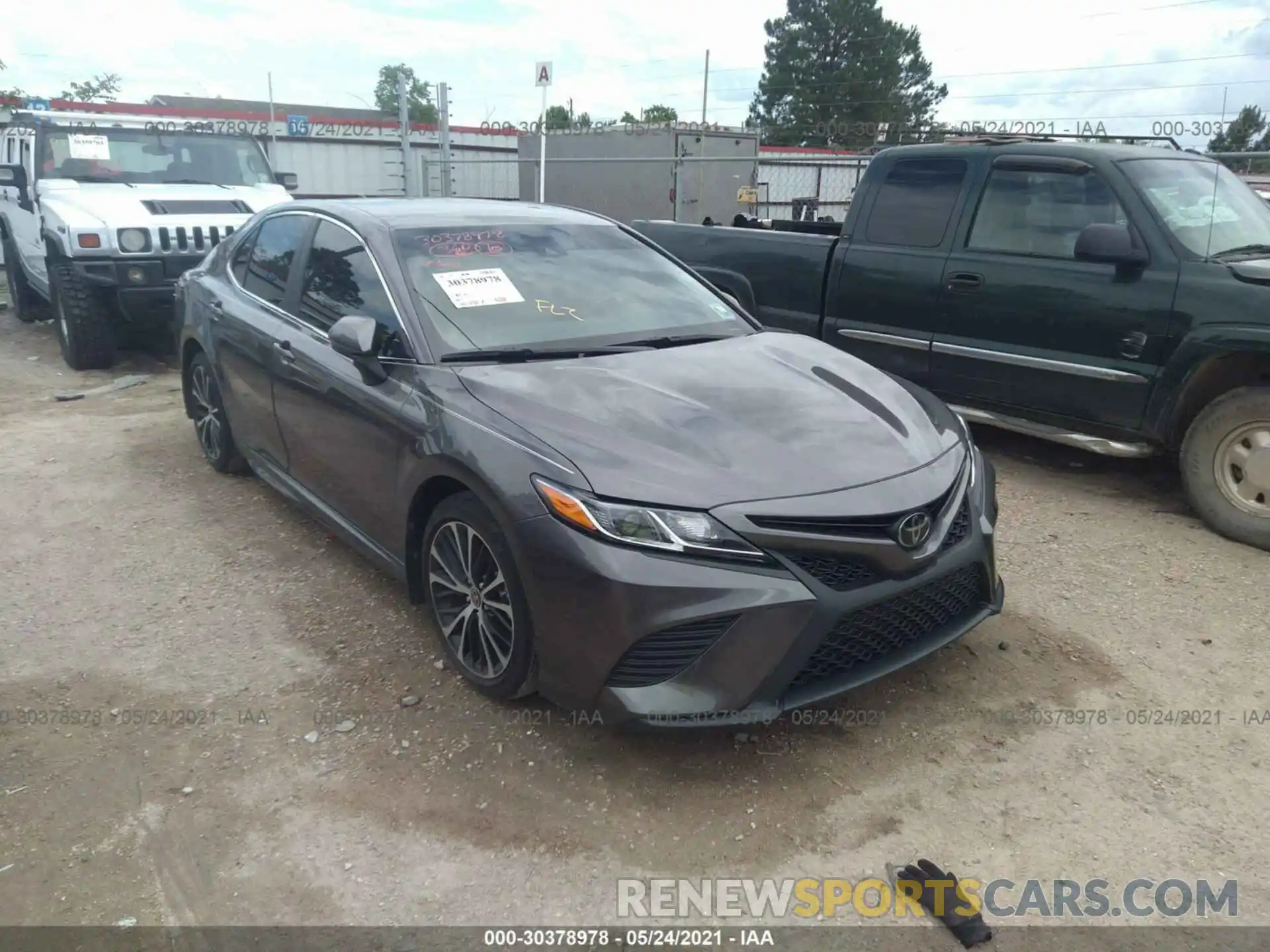 1 Photograph of a damaged car 4T1G11AK7LU500148 TOYOTA CAMRY 2020