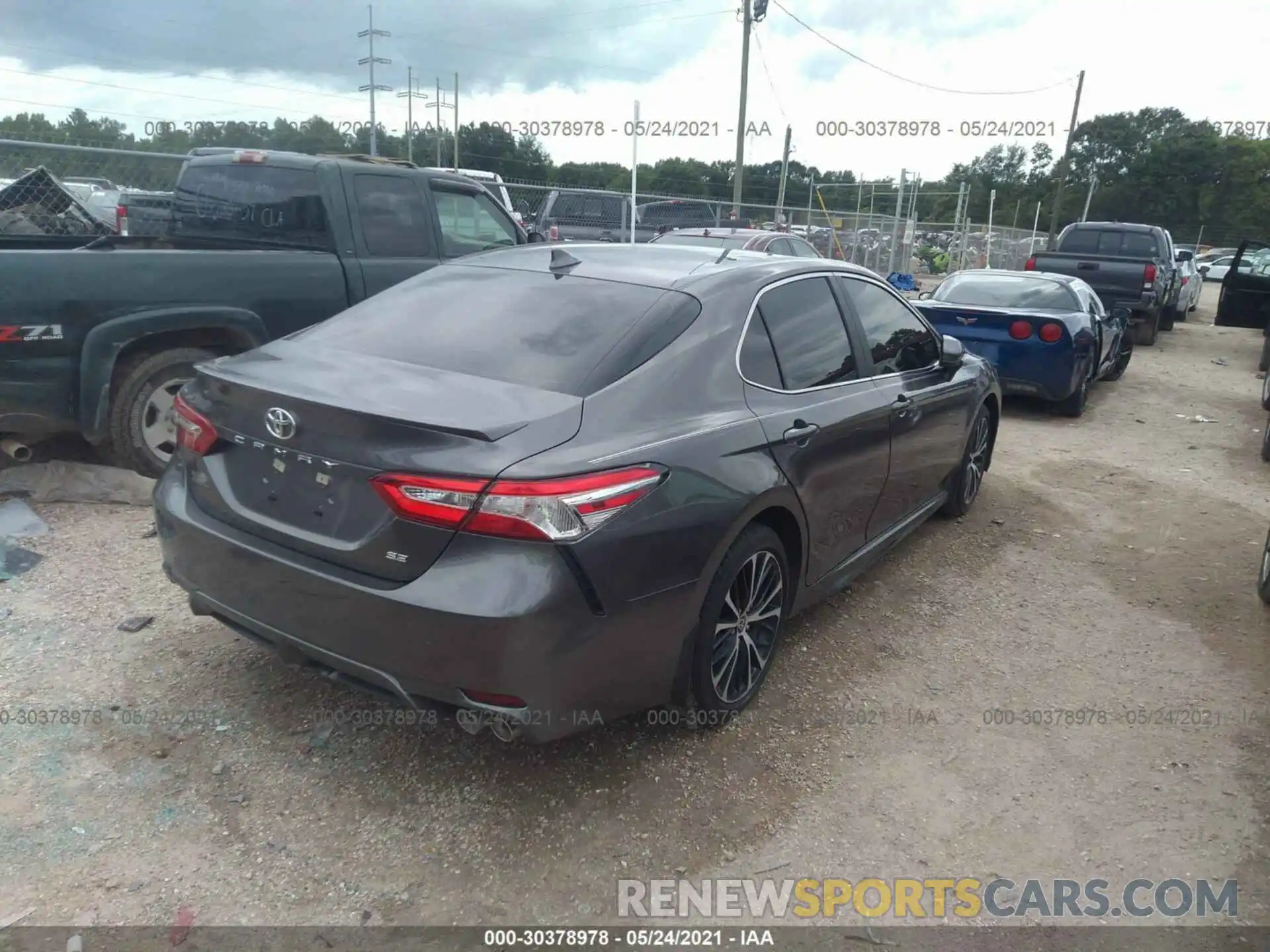 4 Photograph of a damaged car 4T1G11AK7LU500148 TOYOTA CAMRY 2020