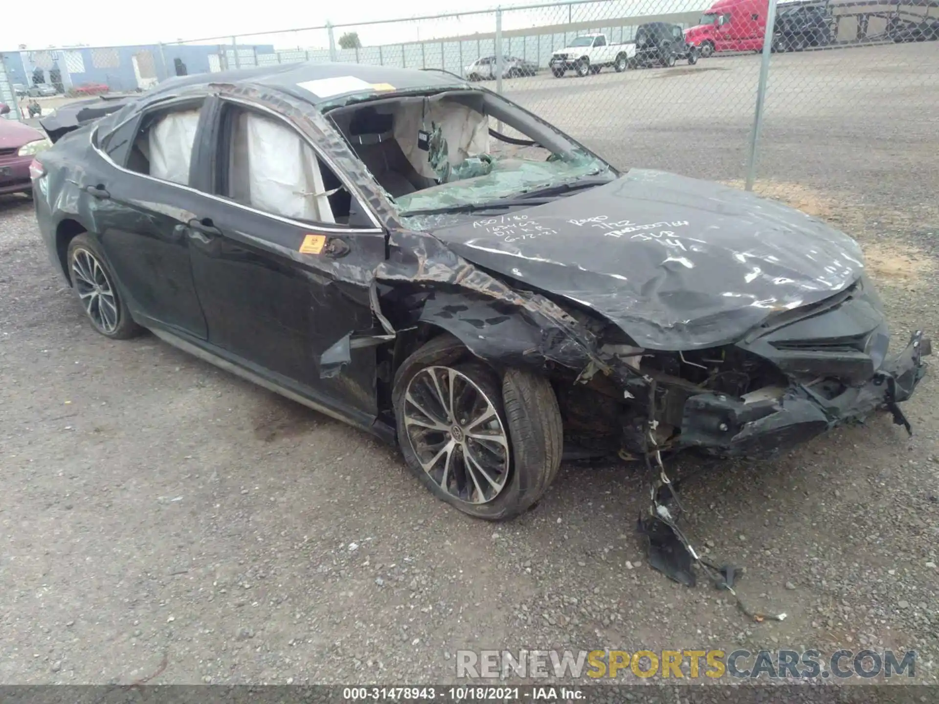 1 Photograph of a damaged car 4T1G11AK7LU500764 TOYOTA CAMRY 2020