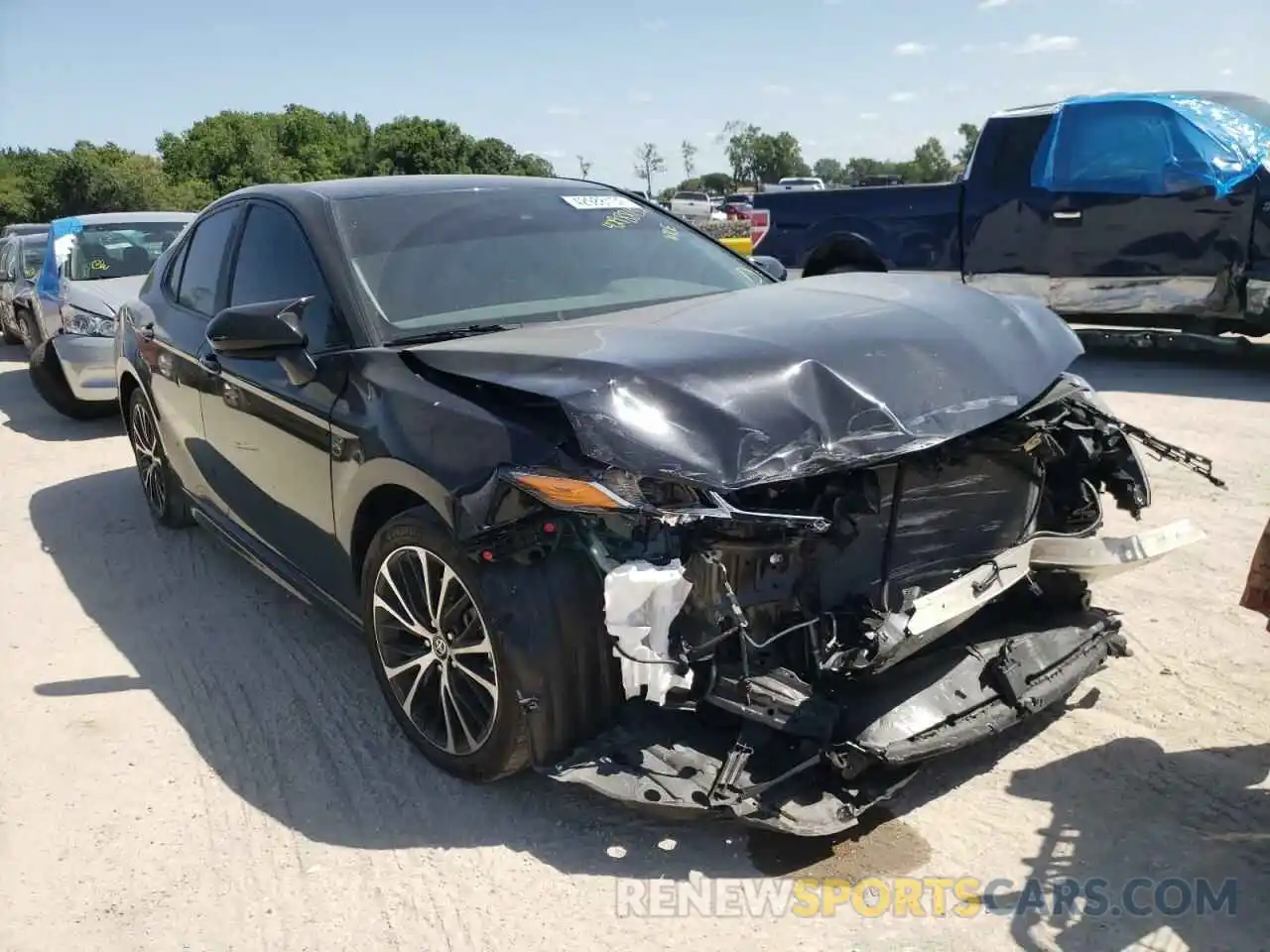 1 Photograph of a damaged car 4T1G11AK7LU509271 TOYOTA CAMRY 2020