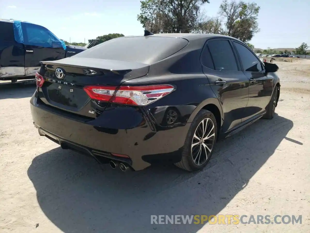 4 Photograph of a damaged car 4T1G11AK7LU509271 TOYOTA CAMRY 2020