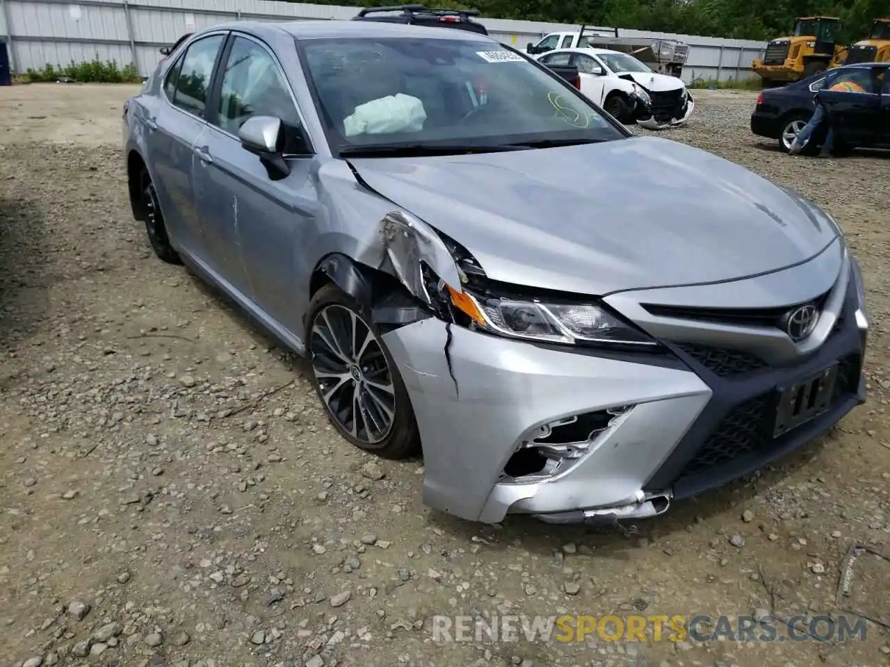 1 Photograph of a damaged car 4T1G11AK7LU511506 TOYOTA CAMRY 2020