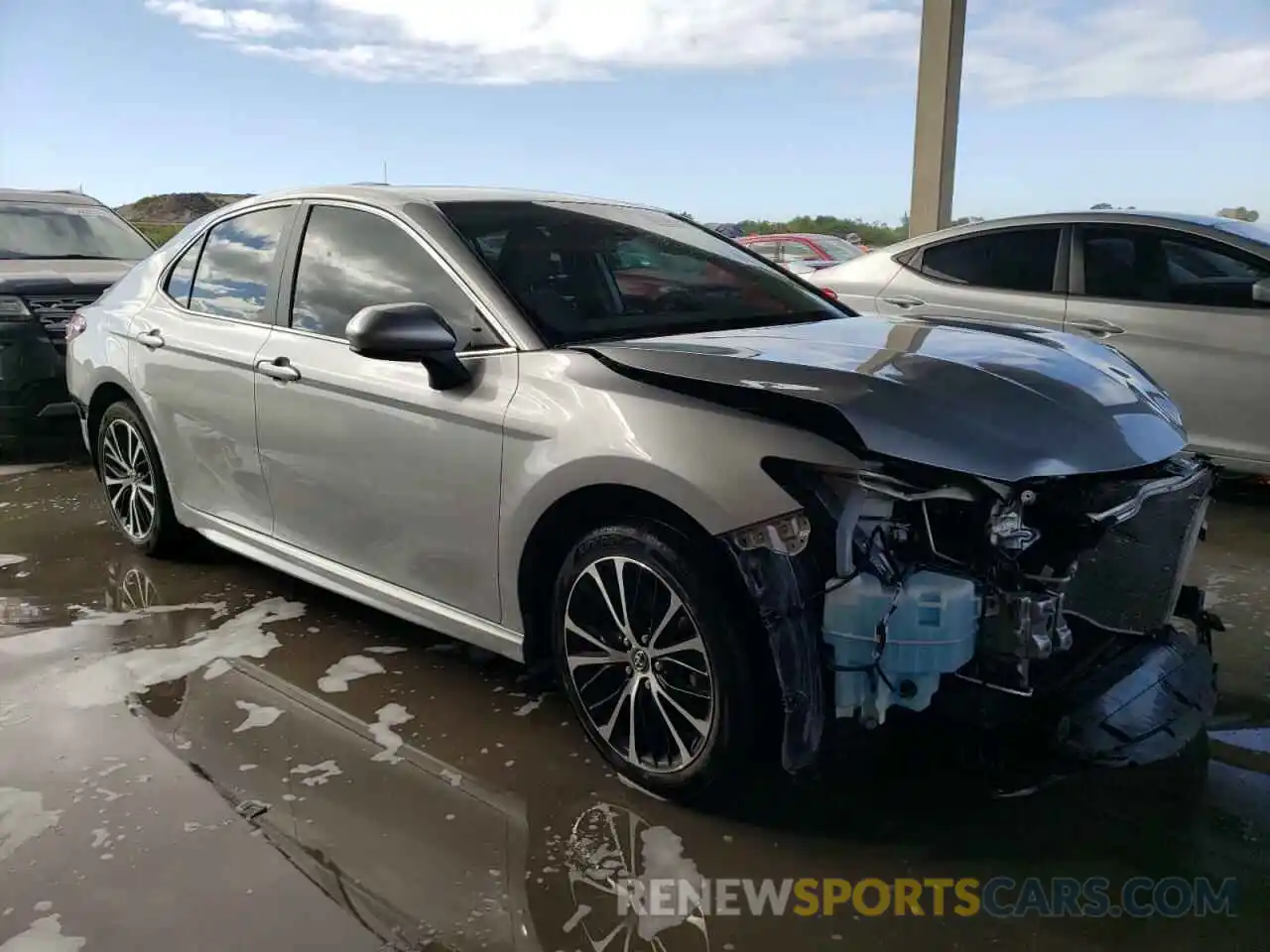 1 Photograph of a damaged car 4T1G11AK7LU862299 TOYOTA CAMRY 2020