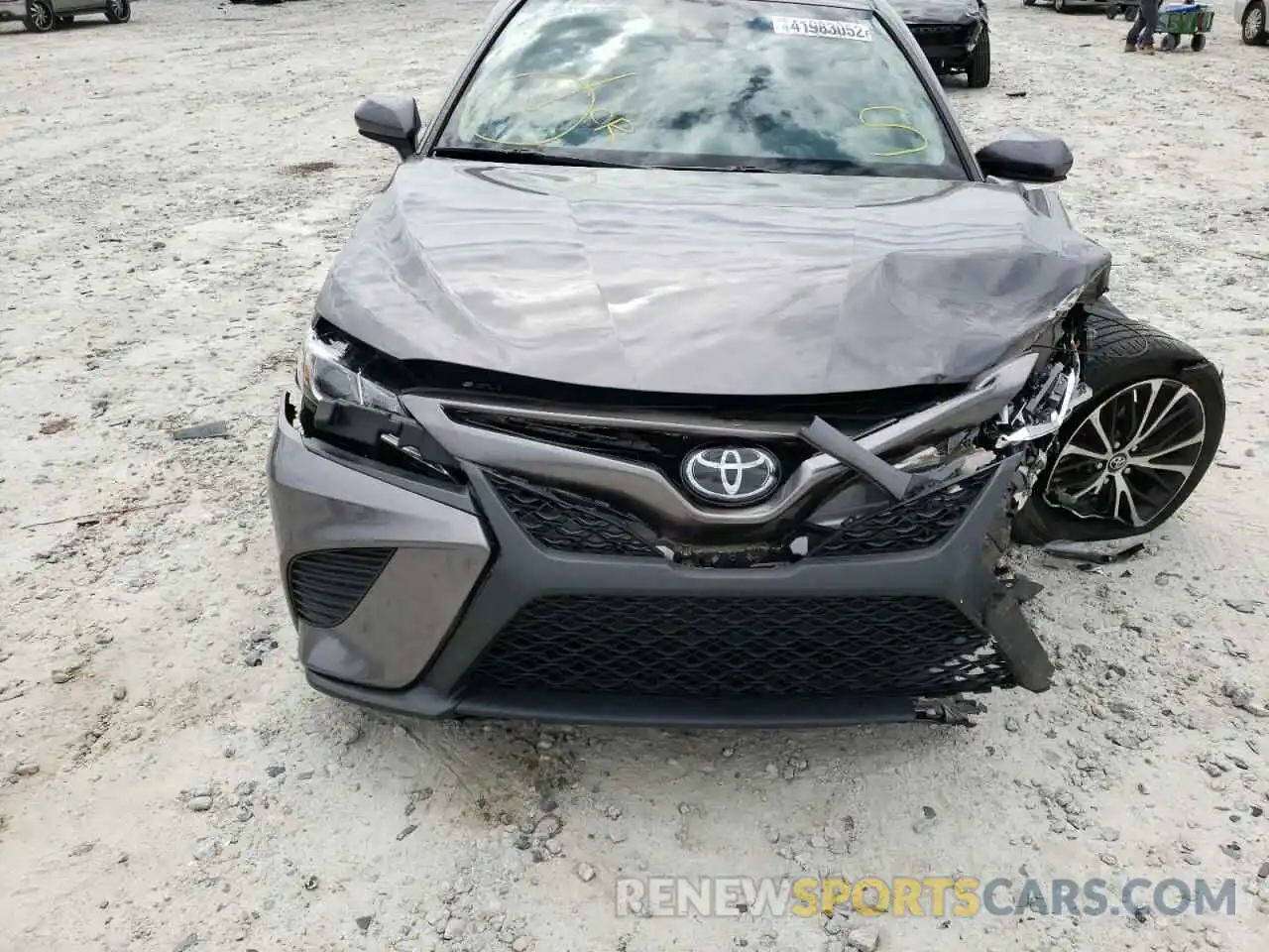 9 Photograph of a damaged car 4T1G11AK7LU863937 TOYOTA CAMRY 2020