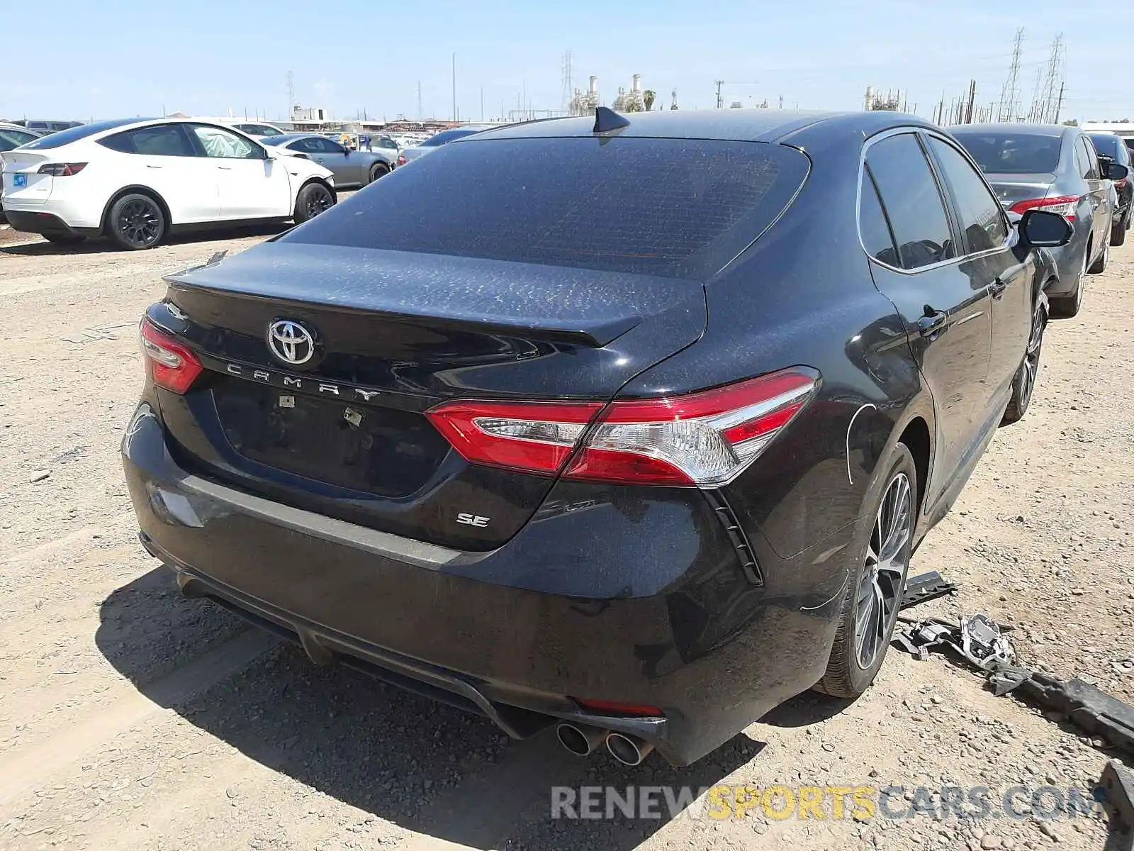 4 Photograph of a damaged car 4T1G11AK7LU865199 TOYOTA CAMRY 2020