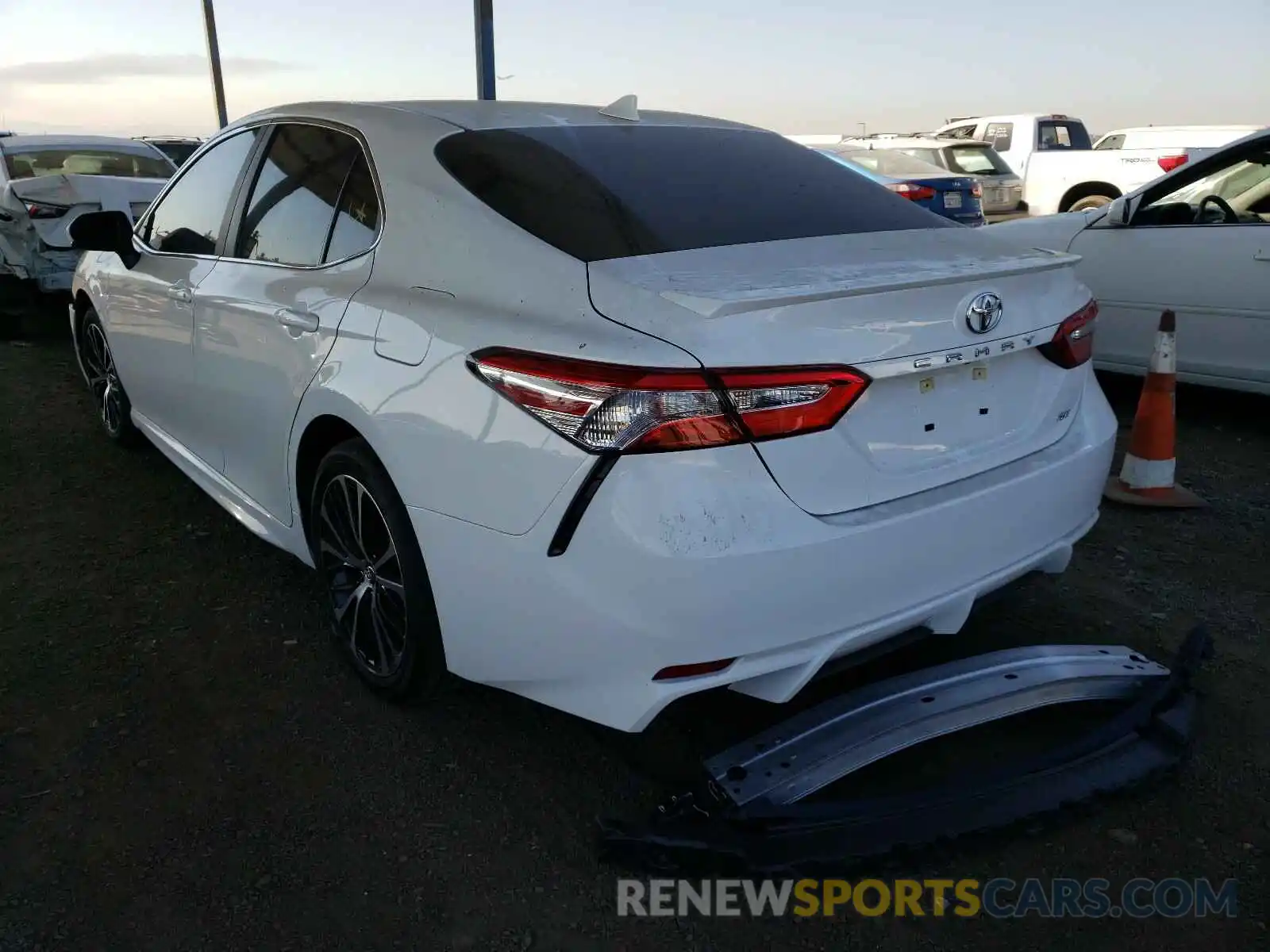 3 Photograph of a damaged car 4T1G11AK7LU872699 TOYOTA CAMRY 2020