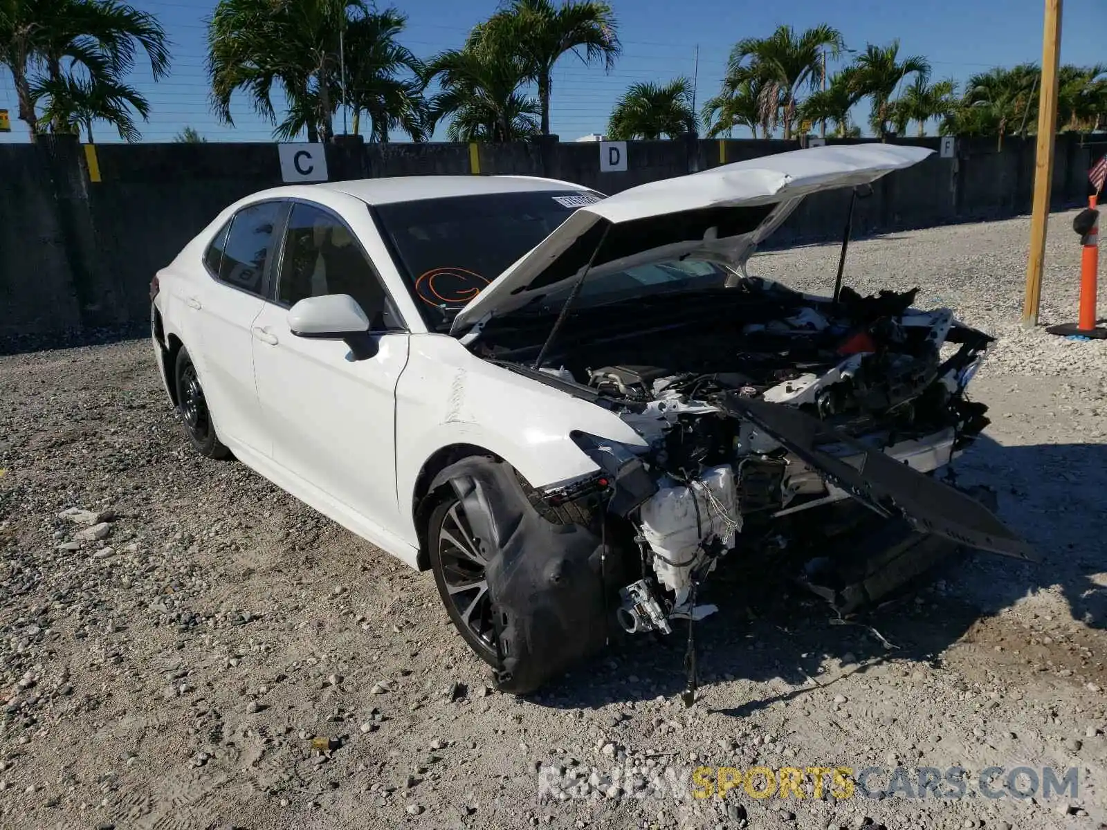 1 Photograph of a damaged car 4T1G11AK7LU877952 TOYOTA CAMRY 2020