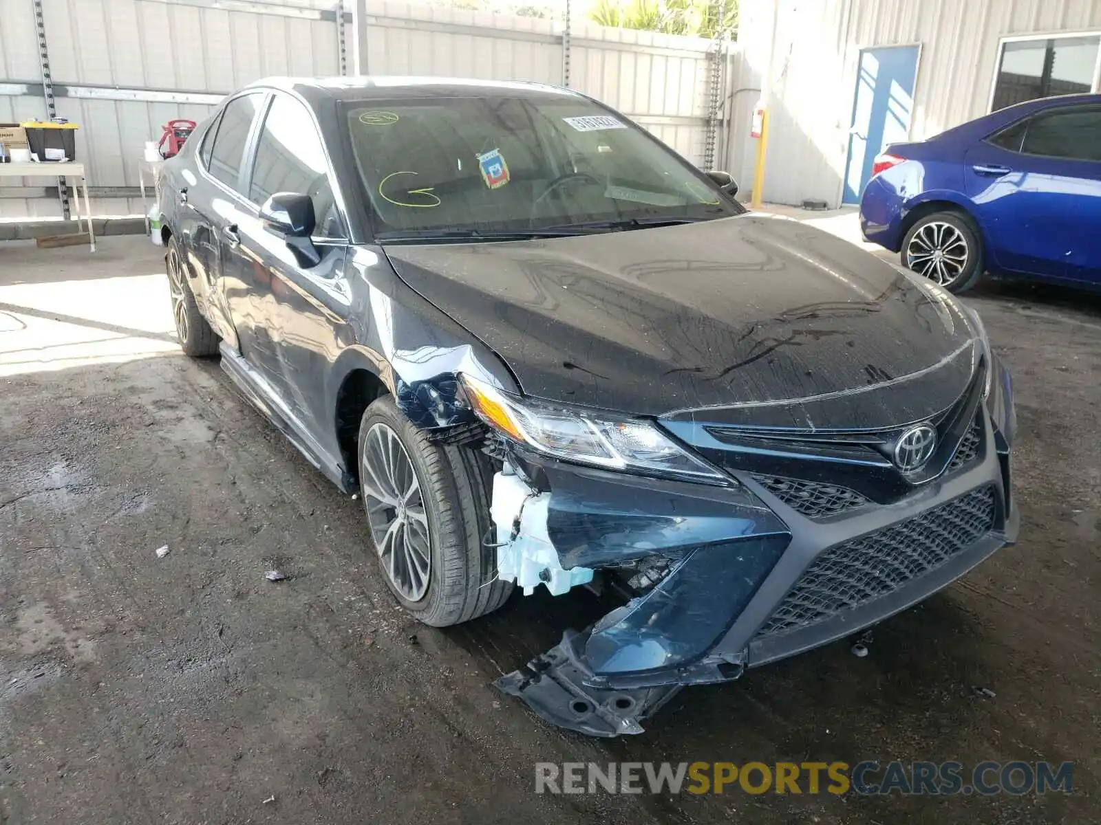 1 Photograph of a damaged car 4T1G11AK7LU881970 TOYOTA CAMRY 2020