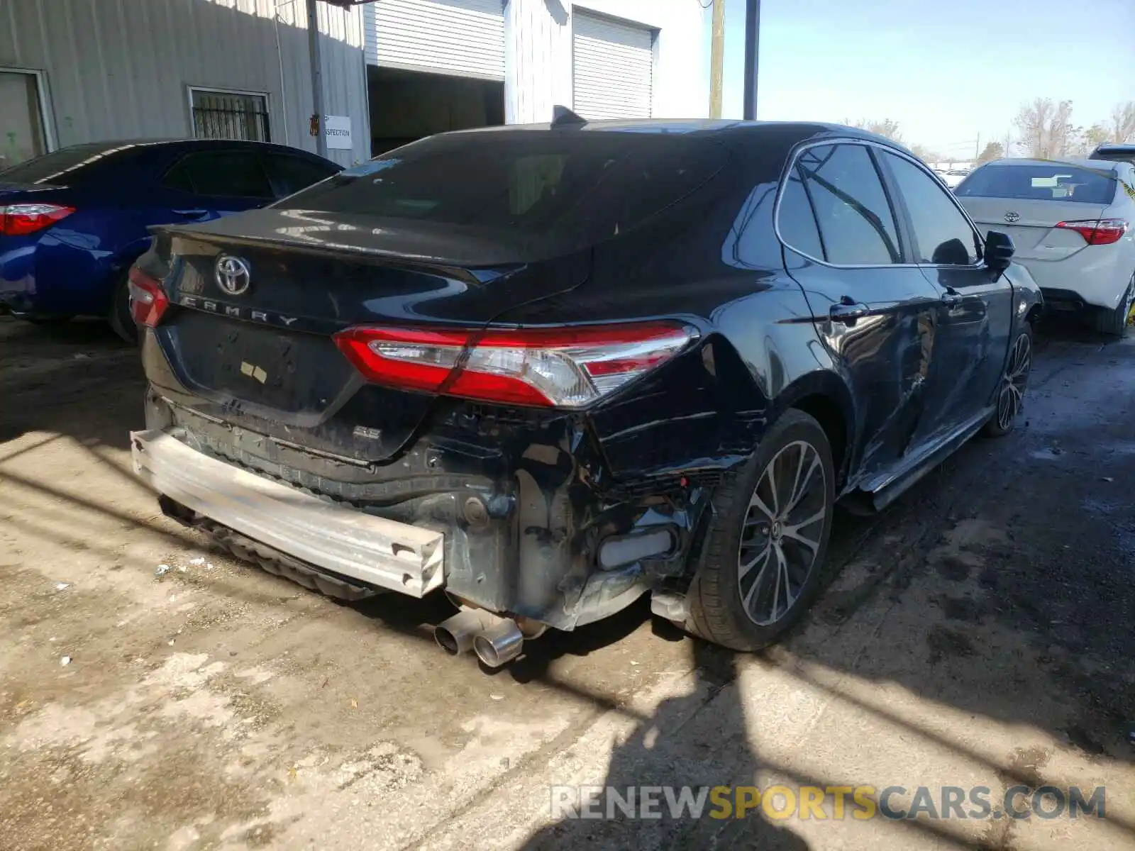 4 Photograph of a damaged car 4T1G11AK7LU881970 TOYOTA CAMRY 2020