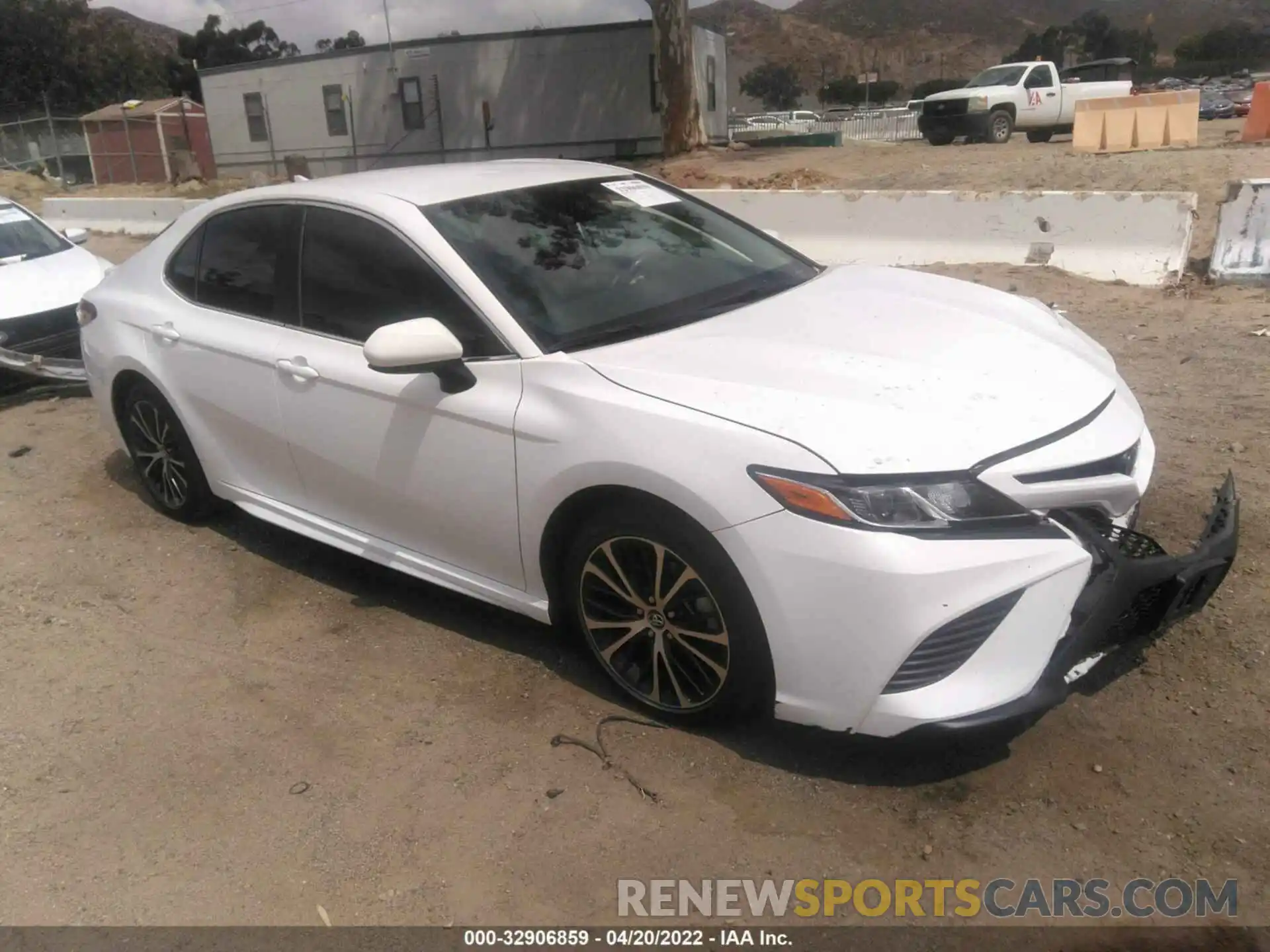 1 Photograph of a damaged car 4T1G11AK7LU894749 TOYOTA CAMRY 2020