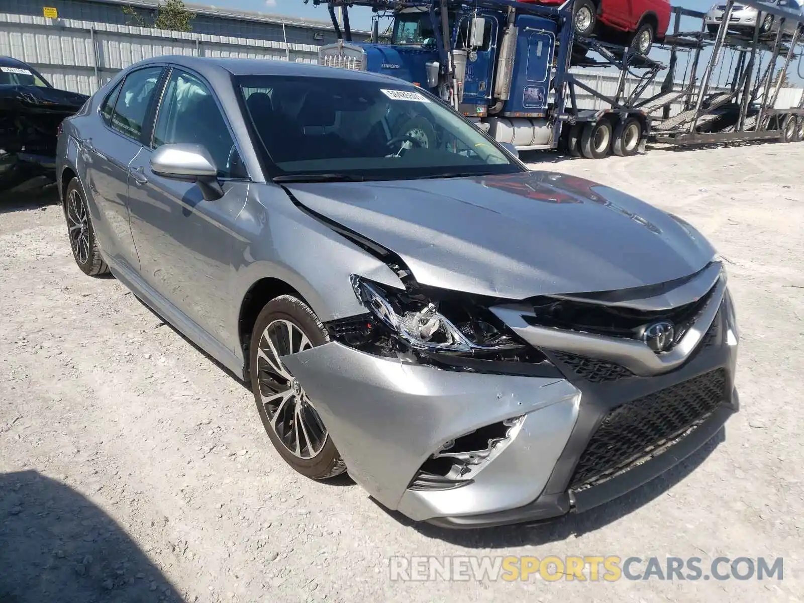 1 Photograph of a damaged car 4T1G11AK7LU895075 TOYOTA CAMRY 2020