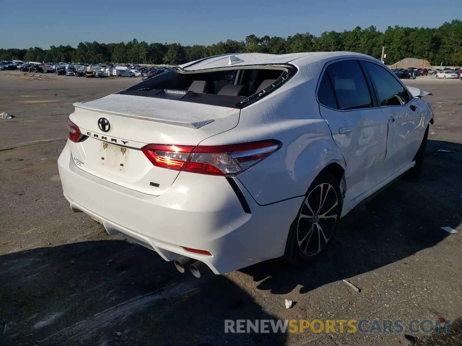 4 Photograph of a damaged car 4T1G11AK7LU900646 TOYOTA CAMRY 2020