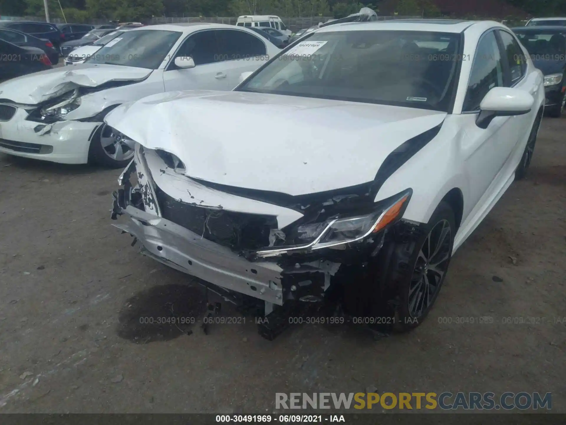 6 Photograph of a damaged car 4T1G11AK7LU901361 TOYOTA CAMRY 2020