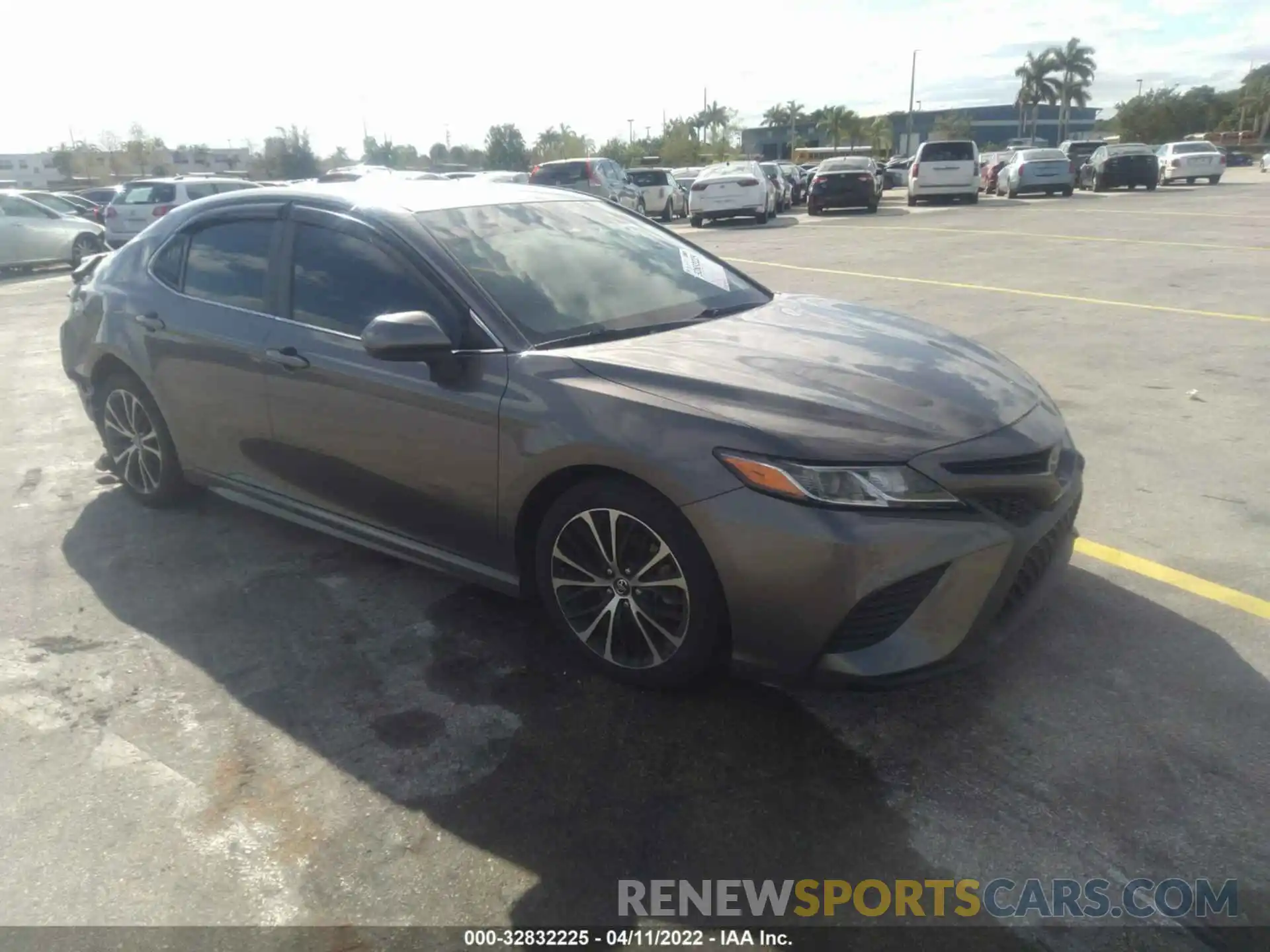 1 Photograph of a damaged car 4T1G11AK7LU902400 TOYOTA CAMRY 2020