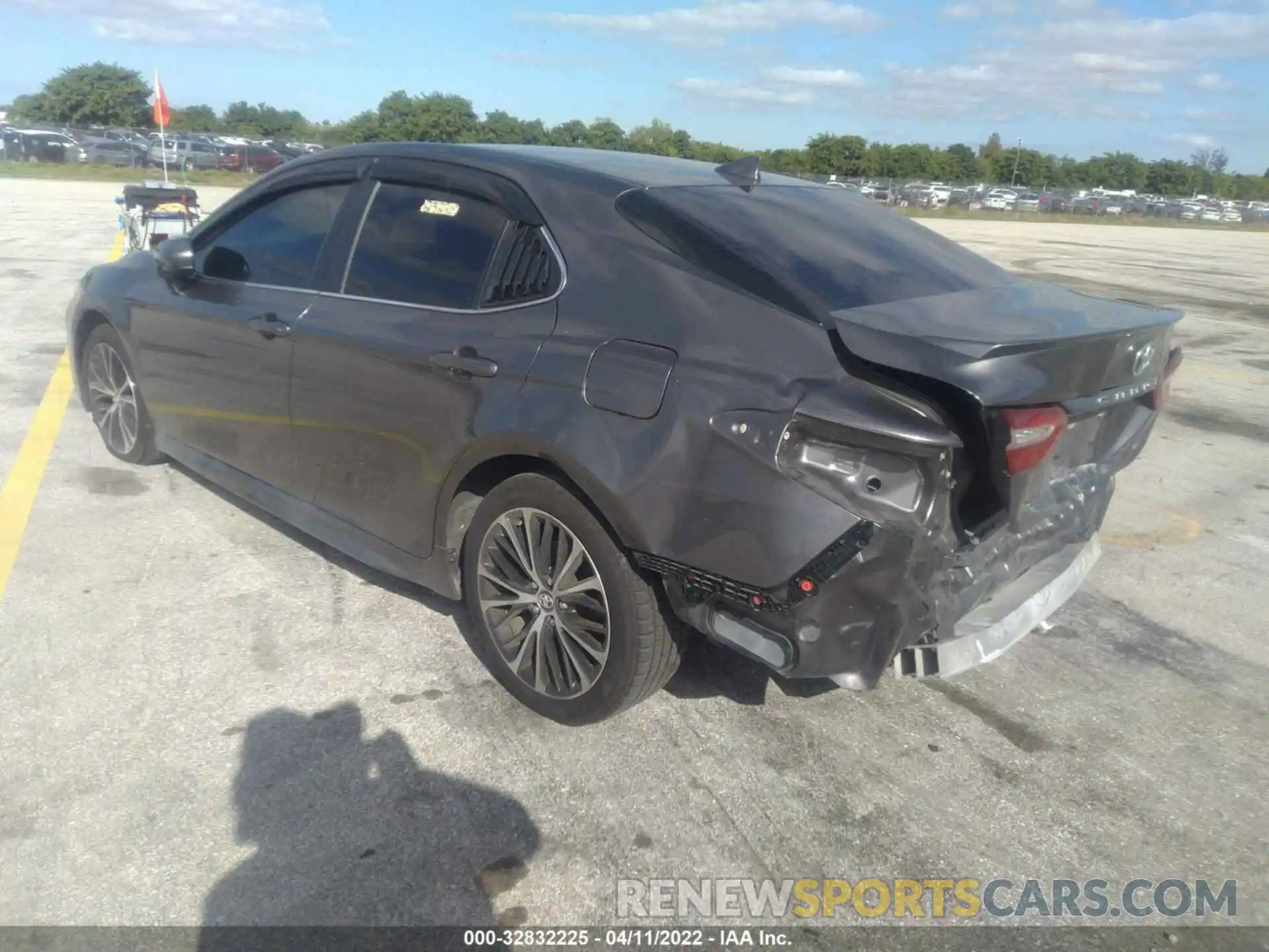 3 Photograph of a damaged car 4T1G11AK7LU902400 TOYOTA CAMRY 2020