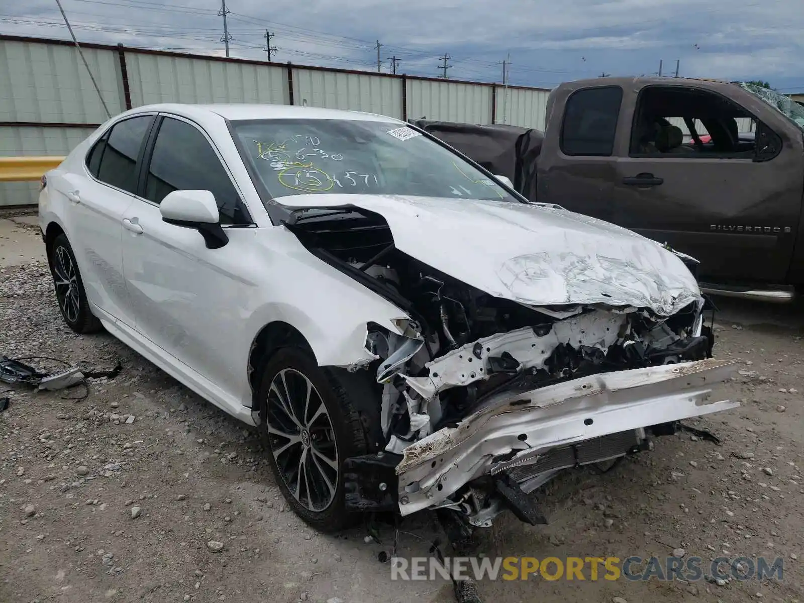 1 Photograph of a damaged car 4T1G11AK7LU902932 TOYOTA CAMRY 2020