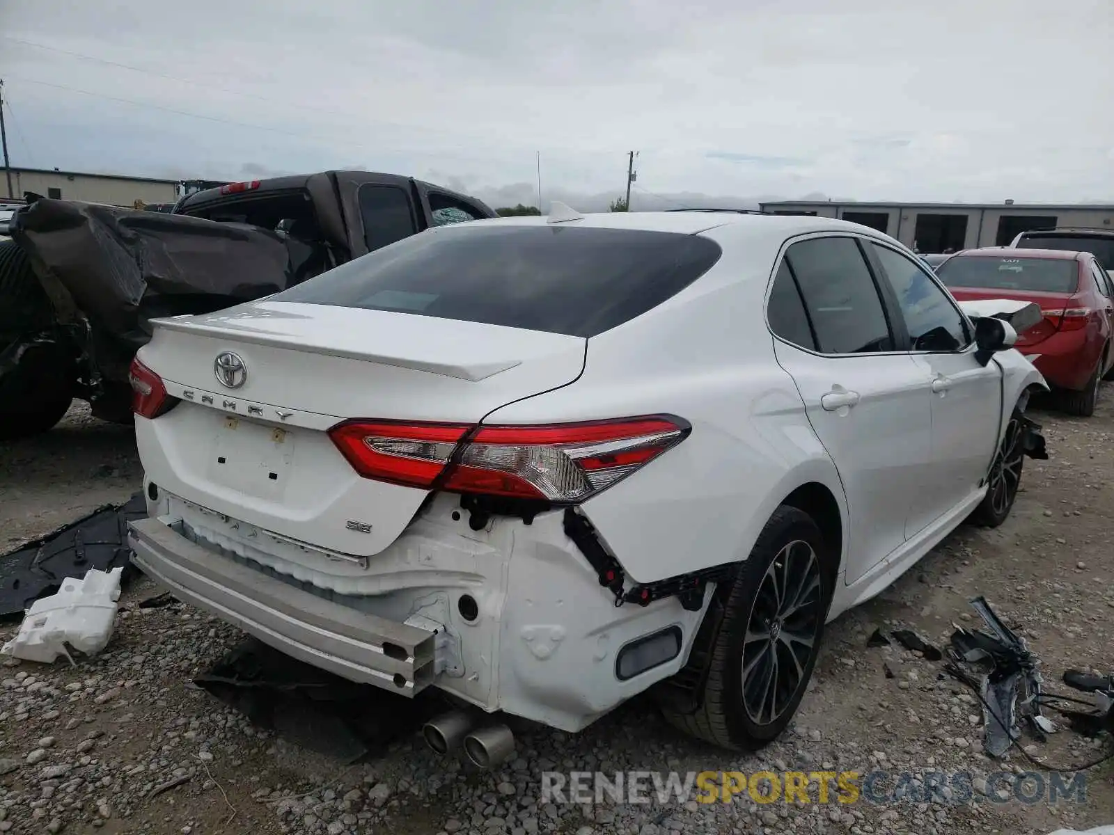 4 Photograph of a damaged car 4T1G11AK7LU902932 TOYOTA CAMRY 2020