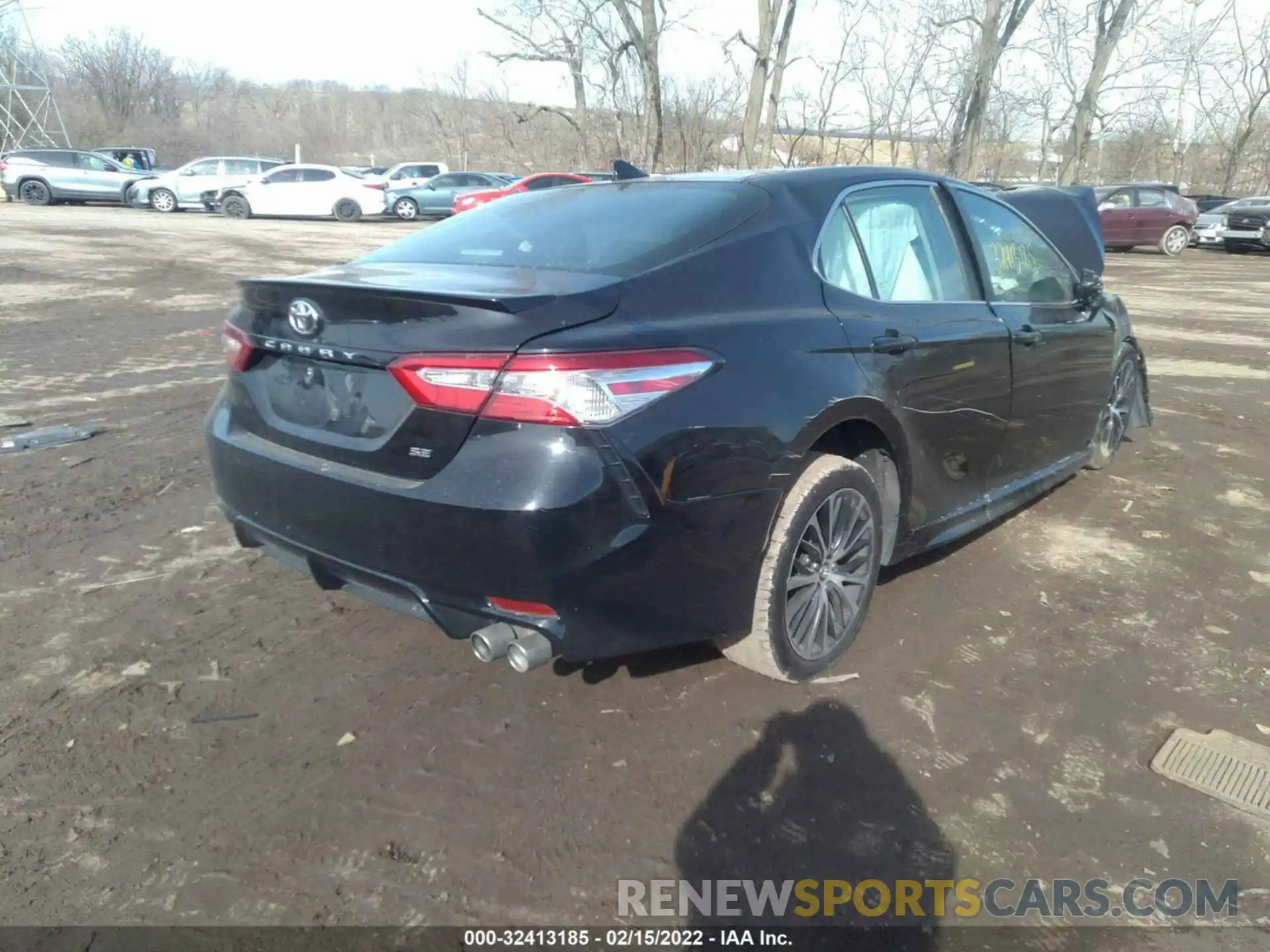 4 Photograph of a damaged car 4T1G11AK7LU904003 TOYOTA CAMRY 2020