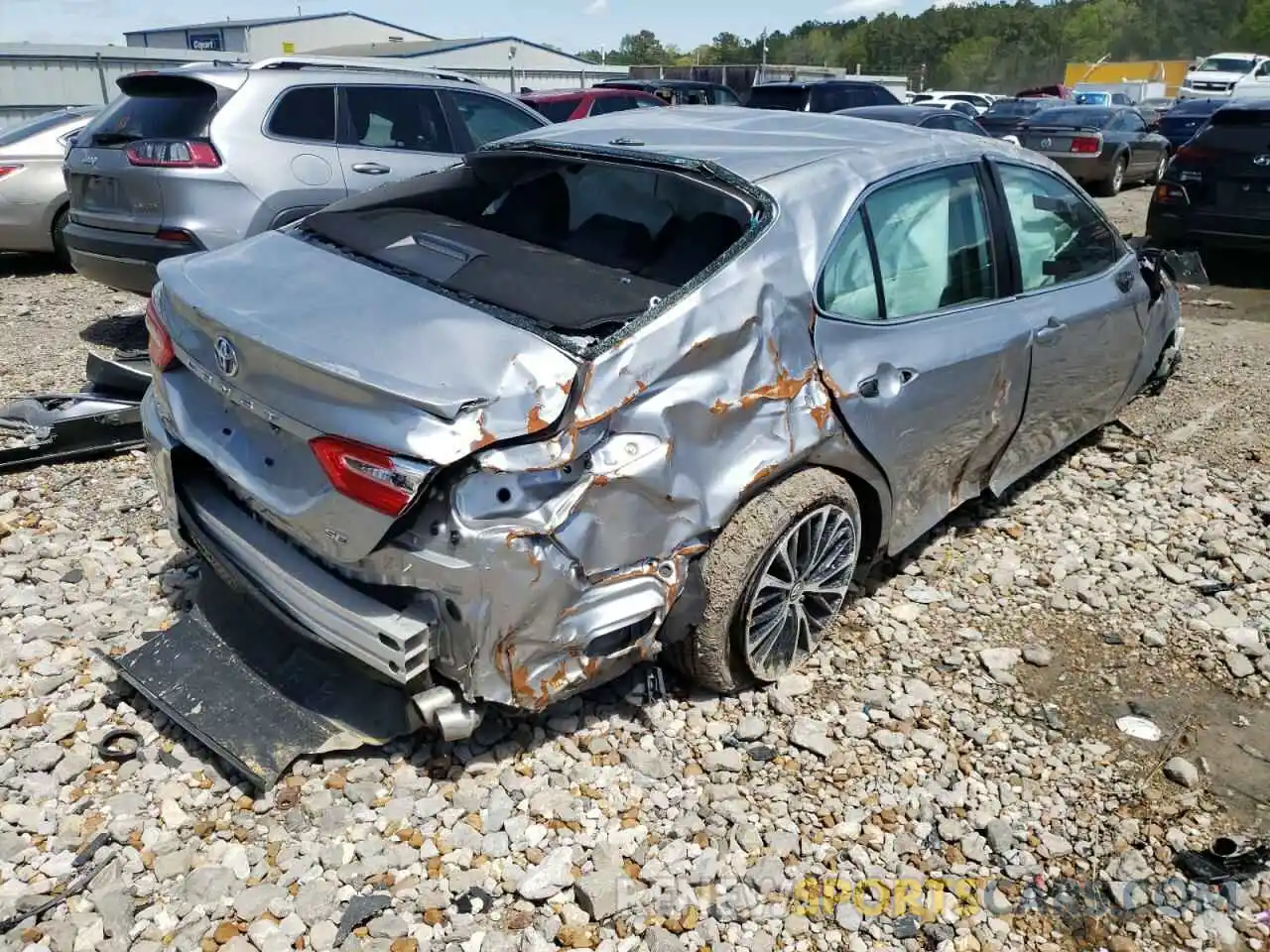 4 Photograph of a damaged car 4T1G11AK7LU907788 TOYOTA CAMRY 2020