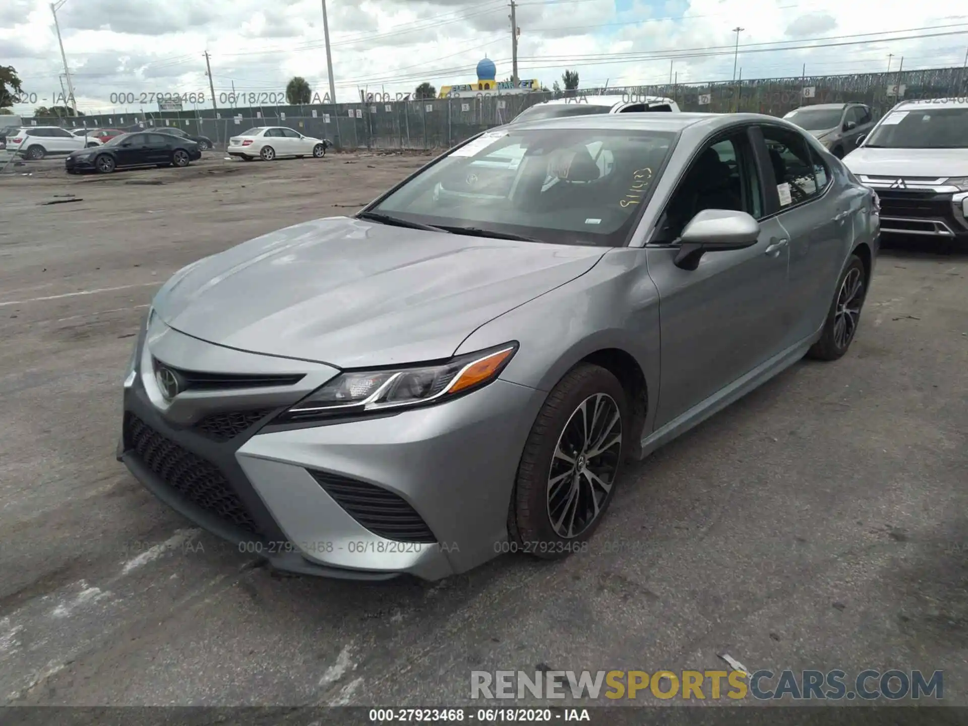 2 Photograph of a damaged car 4T1G11AK7LU911033 TOYOTA CAMRY 2020