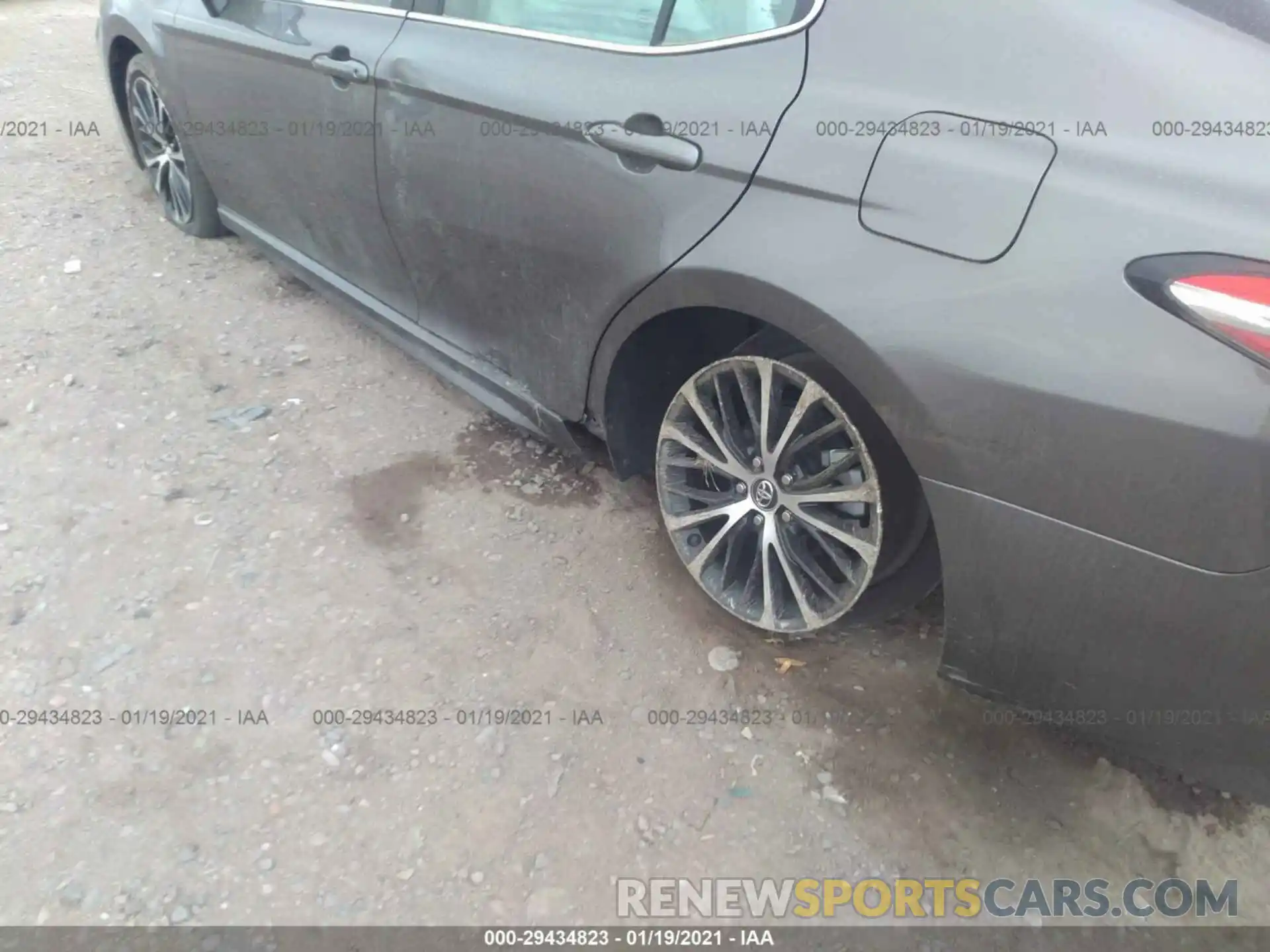 6 Photograph of a damaged car 4T1G11AK7LU912070 TOYOTA CAMRY 2020