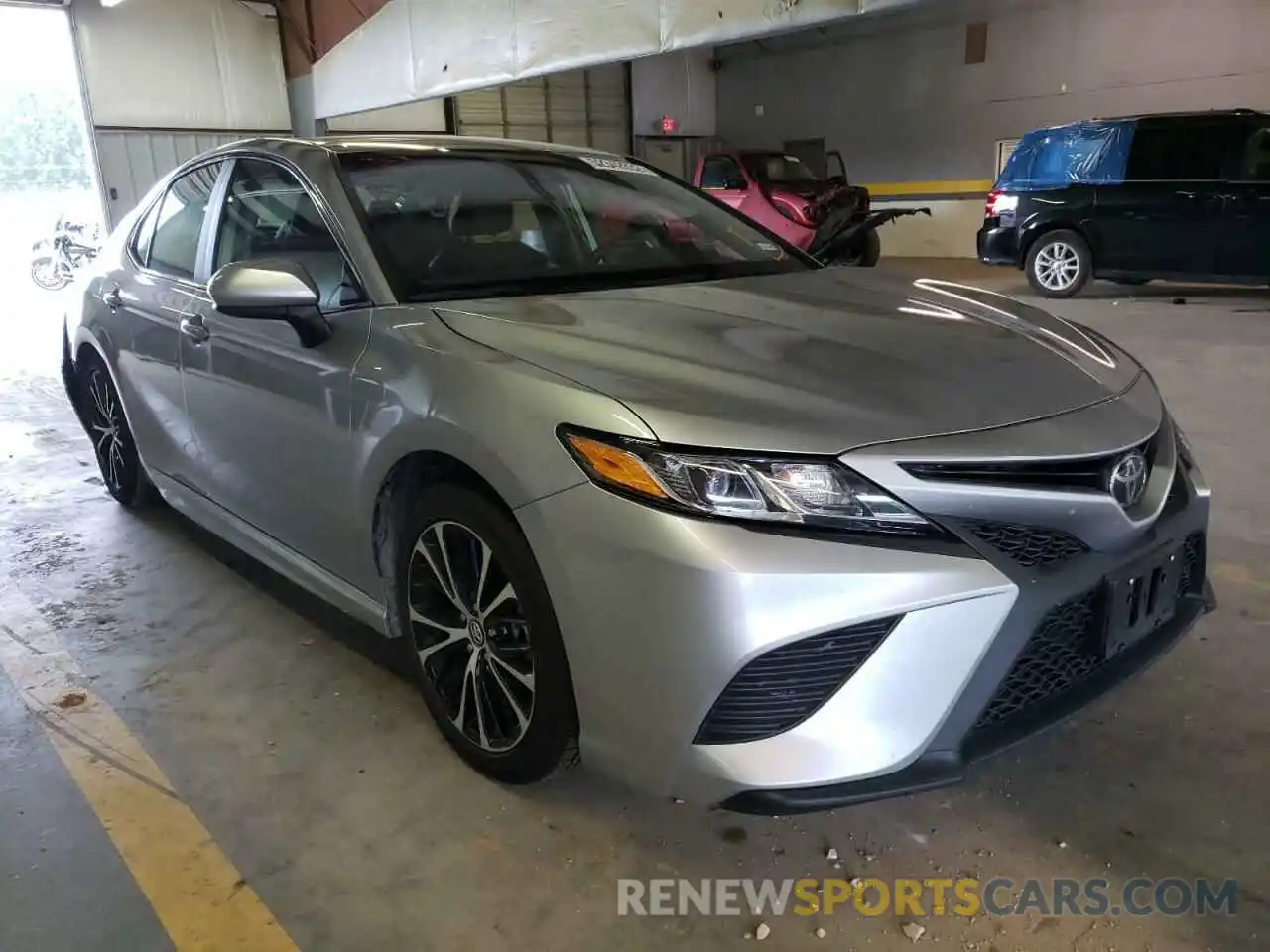 1 Photograph of a damaged car 4T1G11AK7LU913610 TOYOTA CAMRY 2020