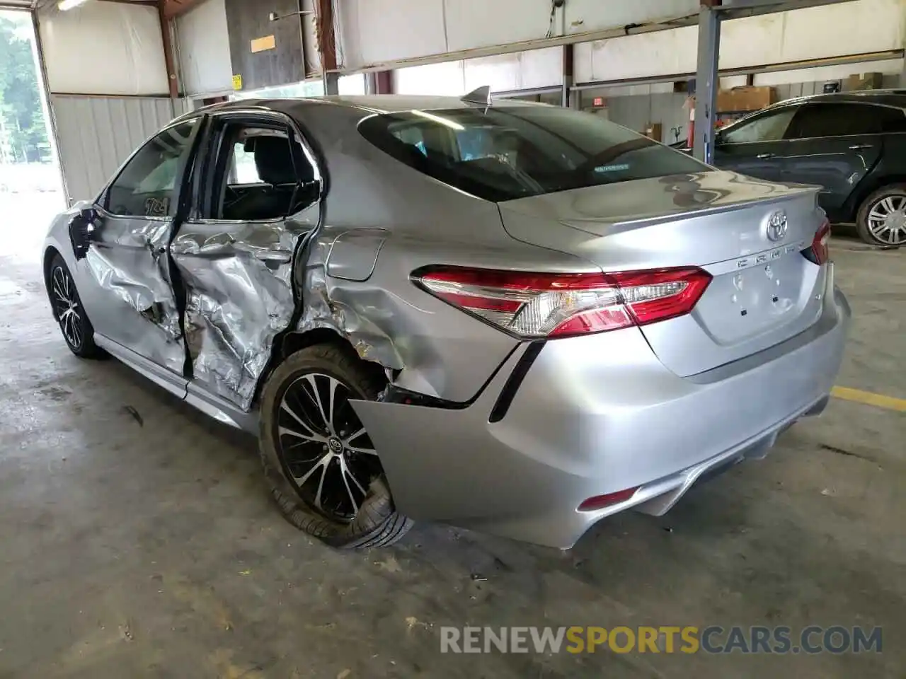 3 Photograph of a damaged car 4T1G11AK7LU913610 TOYOTA CAMRY 2020