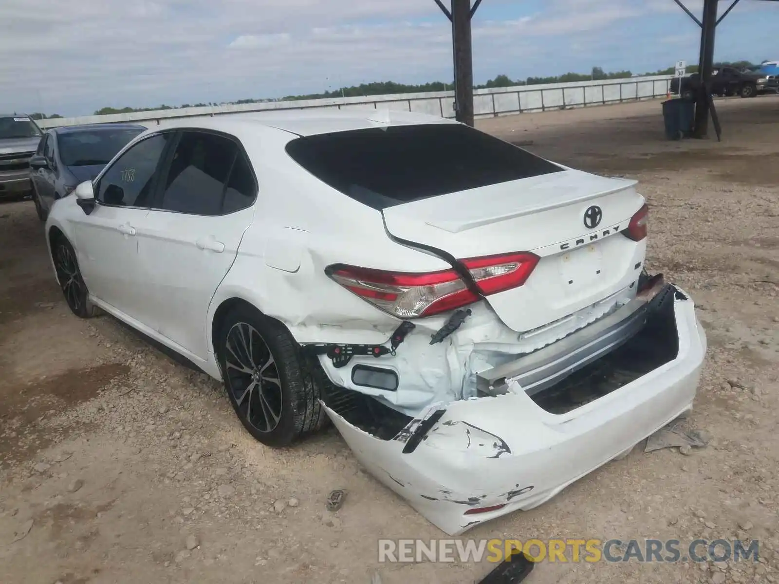 3 Photograph of a damaged car 4T1G11AK7LU921349 TOYOTA CAMRY 2020