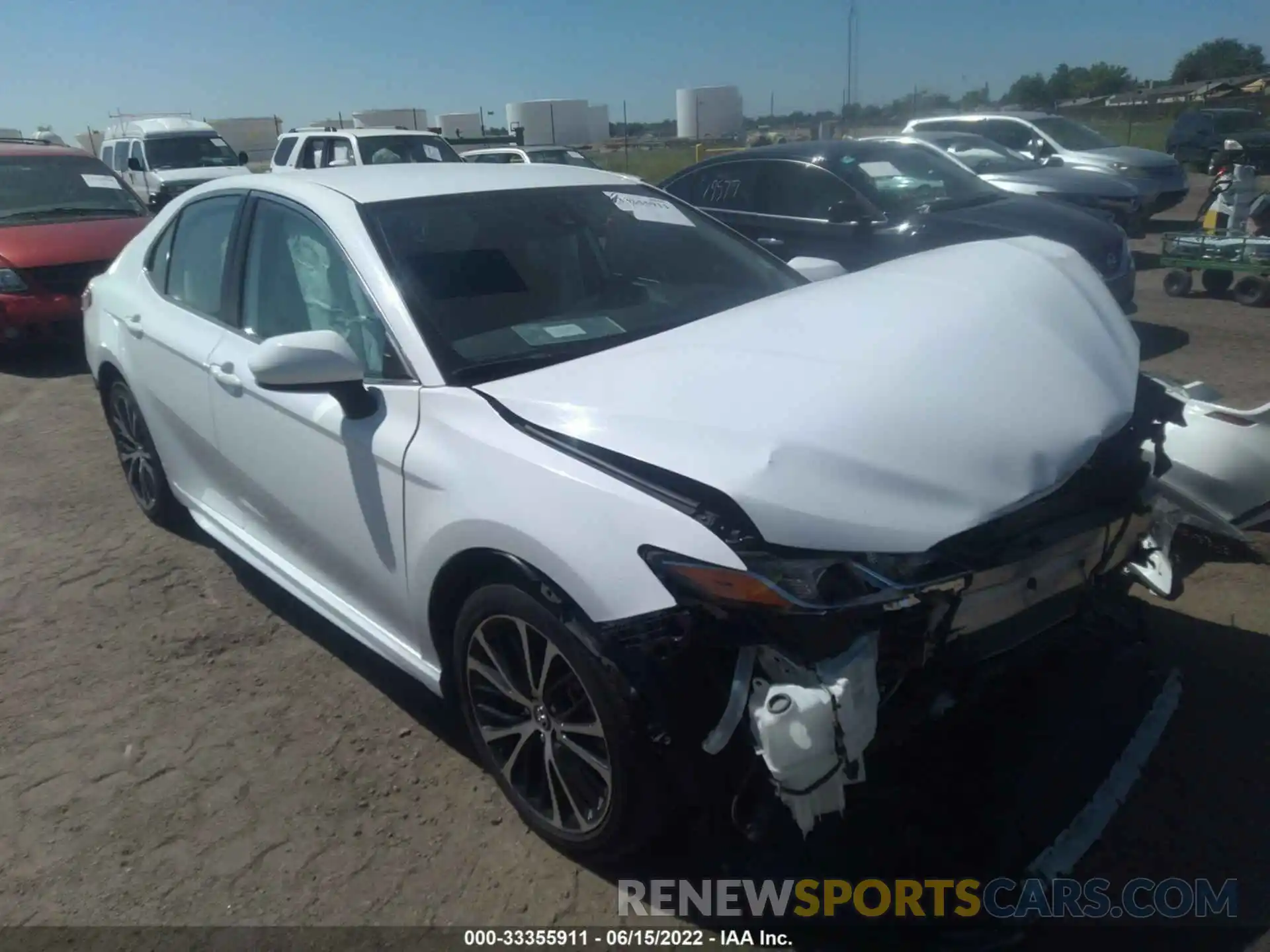 1 Photograph of a damaged car 4T1G11AK7LU925420 TOYOTA CAMRY 2020