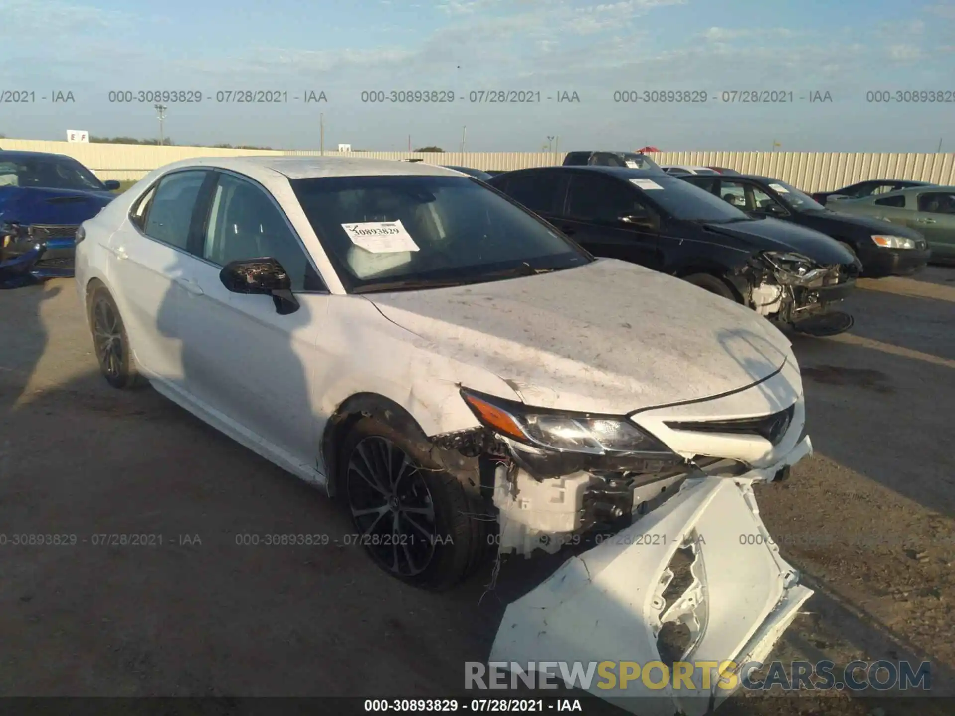 1 Photograph of a damaged car 4T1G11AK7LU927913 TOYOTA CAMRY 2020