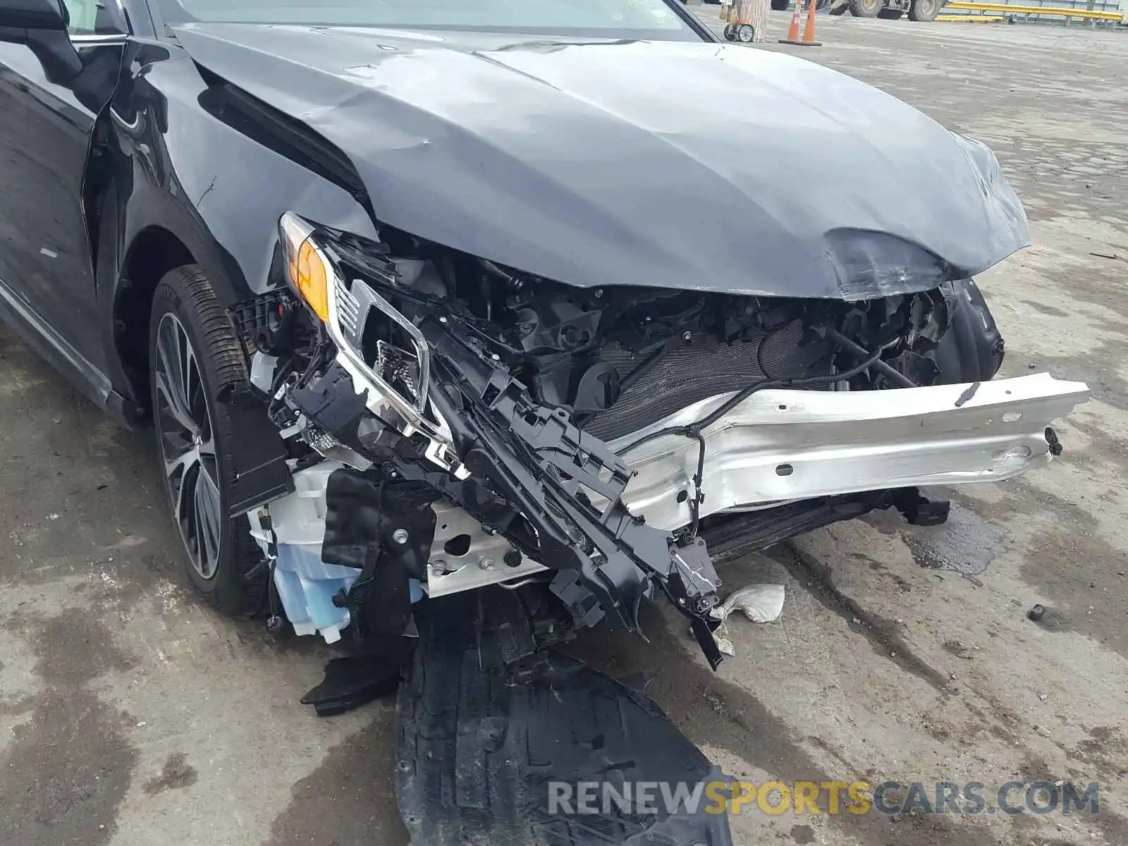9 Photograph of a damaged car 4T1G11AK7LU928494 TOYOTA CAMRY 2020