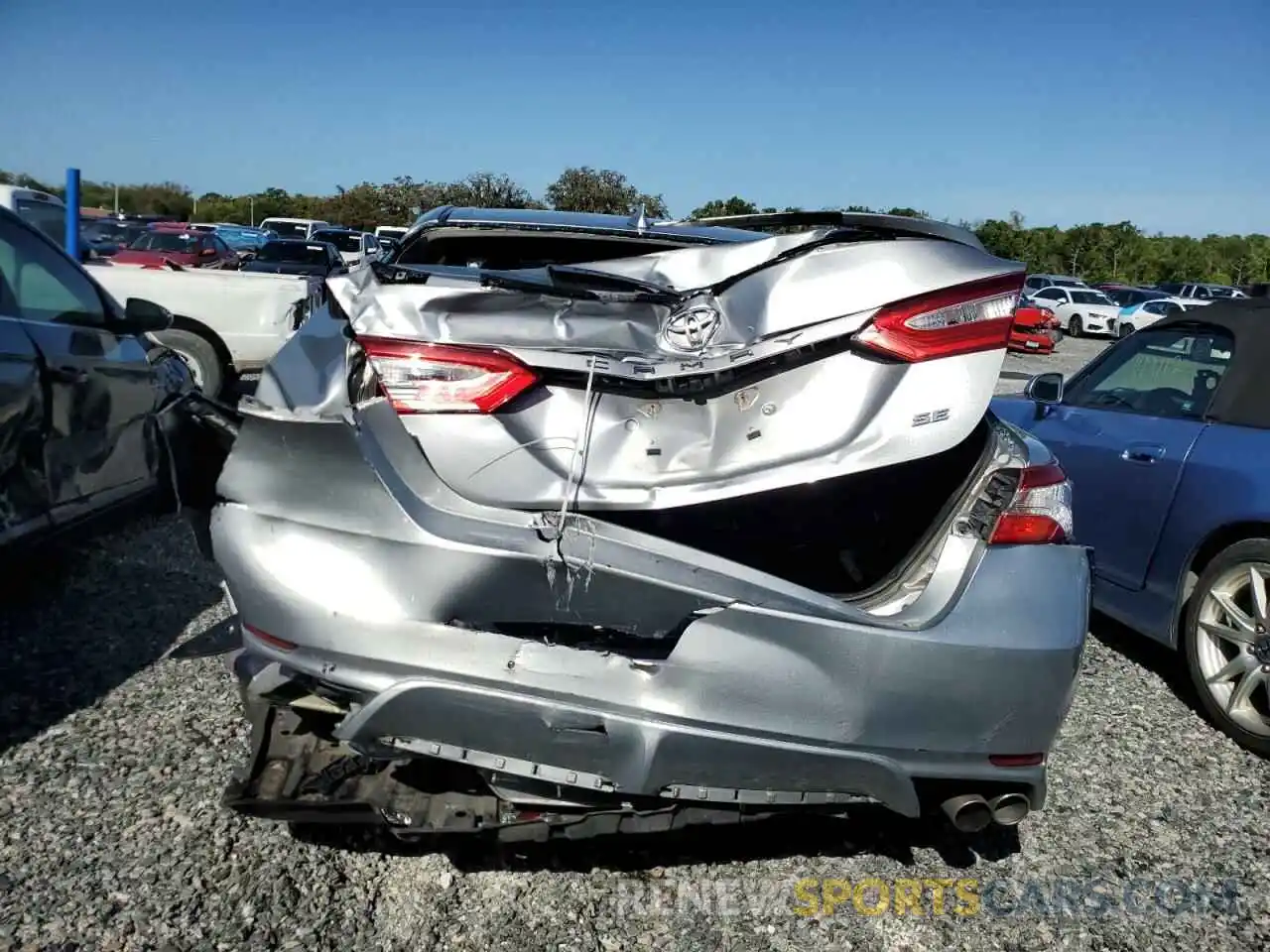 6 Photograph of a damaged car 4T1G11AK7LU931010 TOYOTA CAMRY 2020