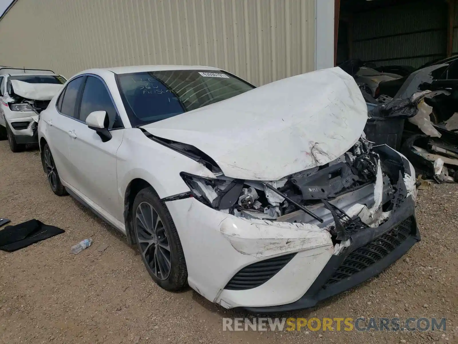 1 Photograph of a damaged car 4T1G11AK7LU934814 TOYOTA CAMRY 2020