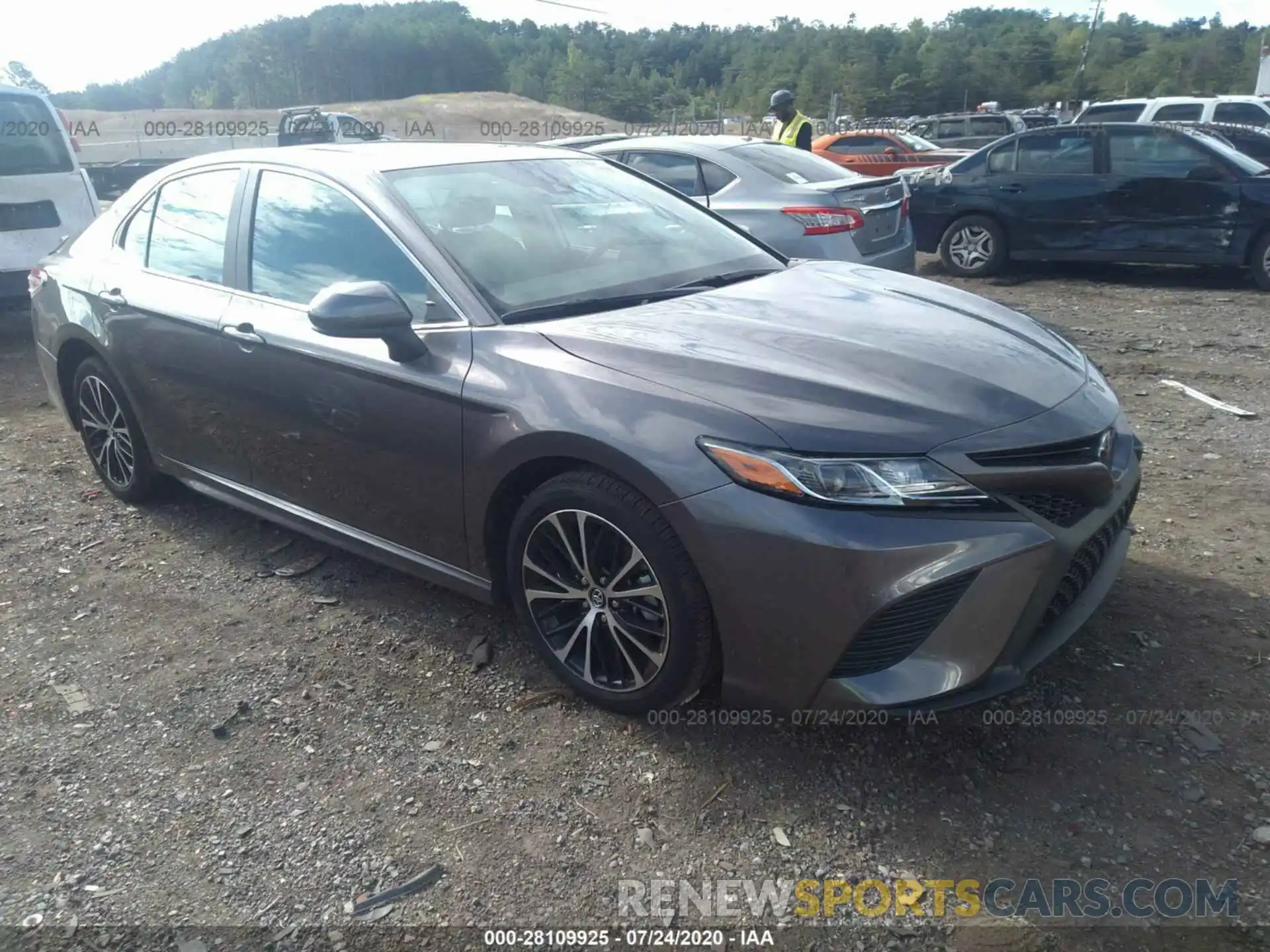 1 Photograph of a damaged car 4T1G11AK7LU936210 TOYOTA CAMRY 2020