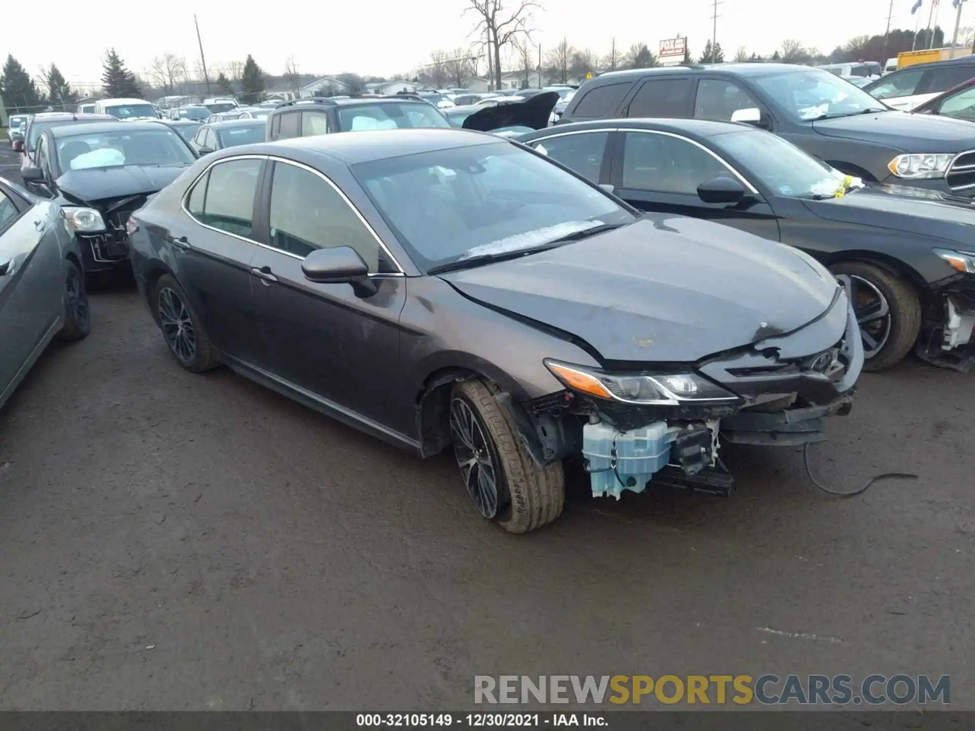 1 Photograph of a damaged car 4T1G11AK7LU943240 TOYOTA CAMRY 2020