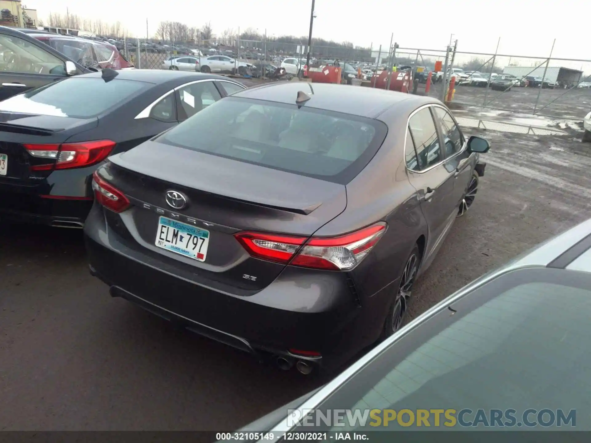 4 Photograph of a damaged car 4T1G11AK7LU943240 TOYOTA CAMRY 2020