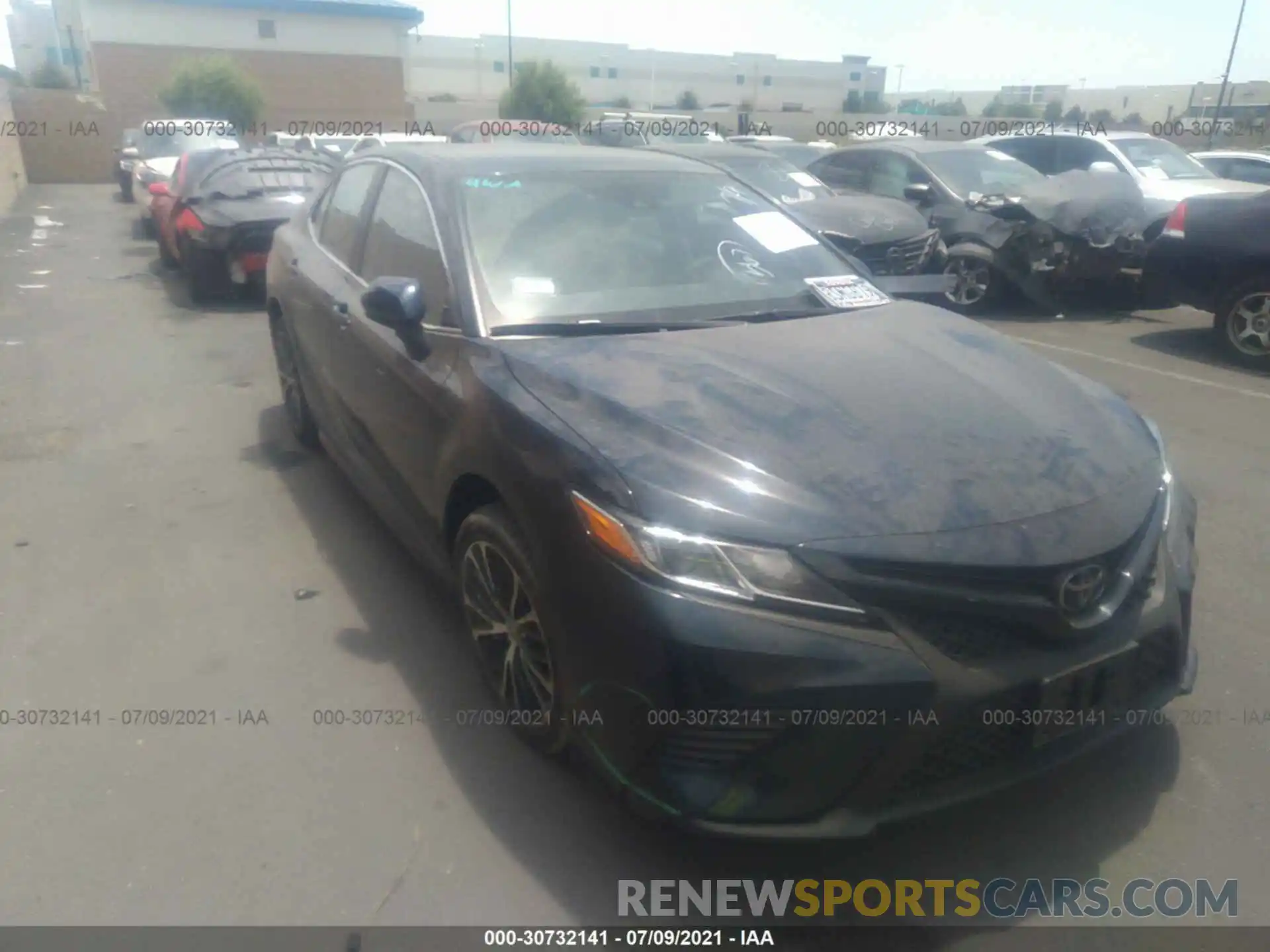 1 Photograph of a damaged car 4T1G11AK7LU953301 TOYOTA CAMRY 2020