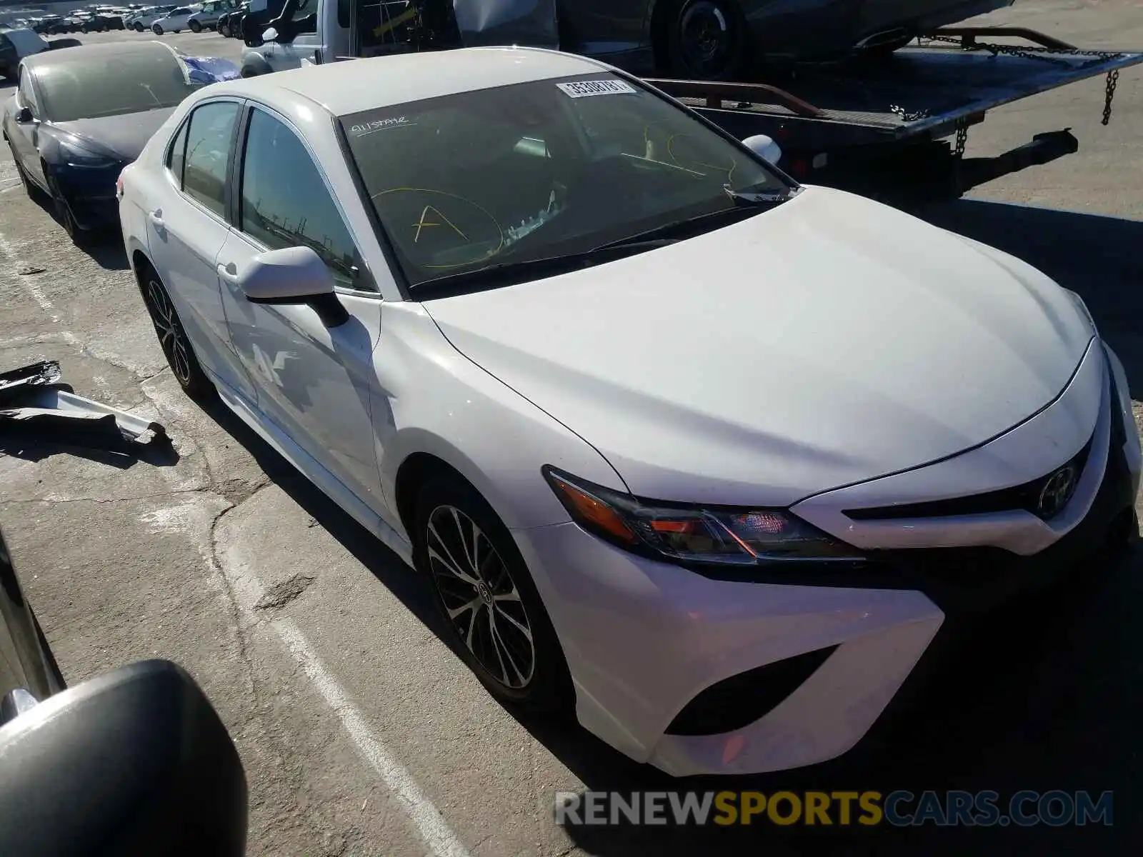 1 Photograph of a damaged car 4T1G11AK7LU953475 TOYOTA CAMRY 2020