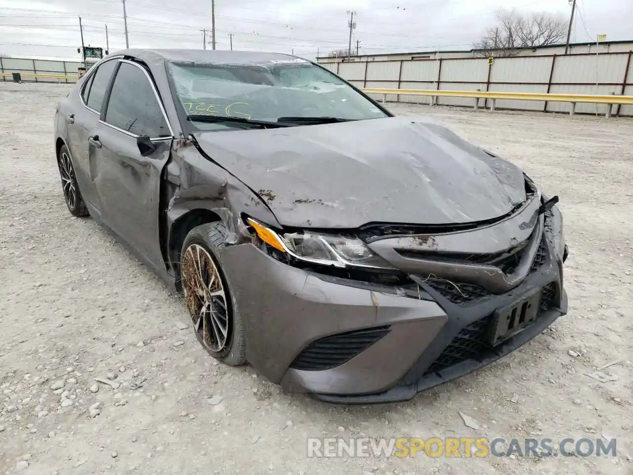 1 Photograph of a damaged car 4T1G11AK7LU967280 TOYOTA CAMRY 2020