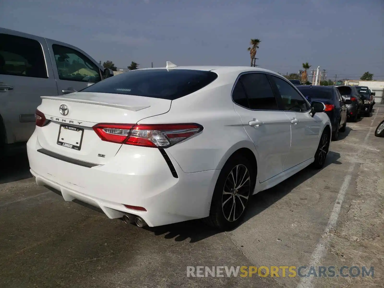 4 Photograph of a damaged car 4T1G11AK7LU967876 TOYOTA CAMRY 2020