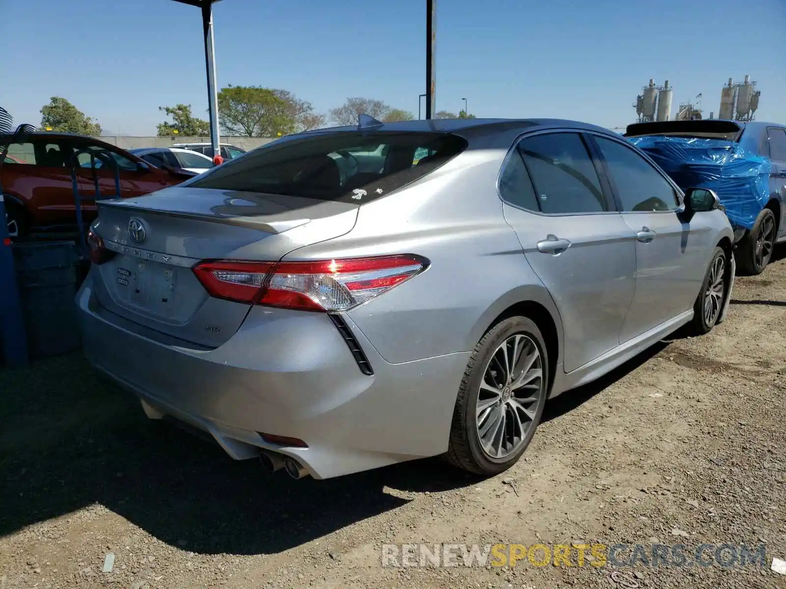 4 Photograph of a damaged car 4T1G11AK7LU969191 TOYOTA CAMRY 2020