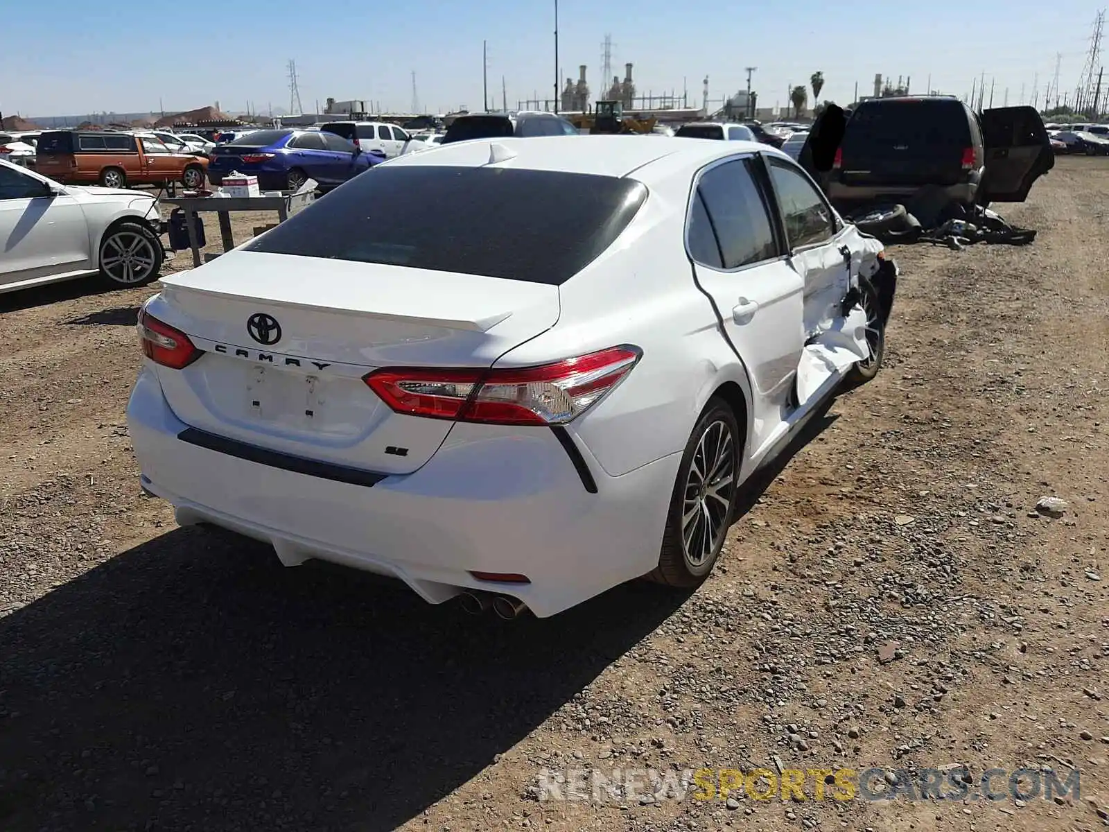 4 Photograph of a damaged car 4T1G11AK7LU971488 TOYOTA CAMRY 2020