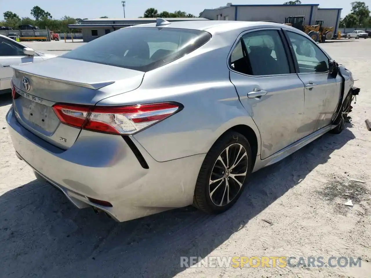 4 Photograph of a damaged car 4T1G11AK7LU979395 TOYOTA CAMRY 2020