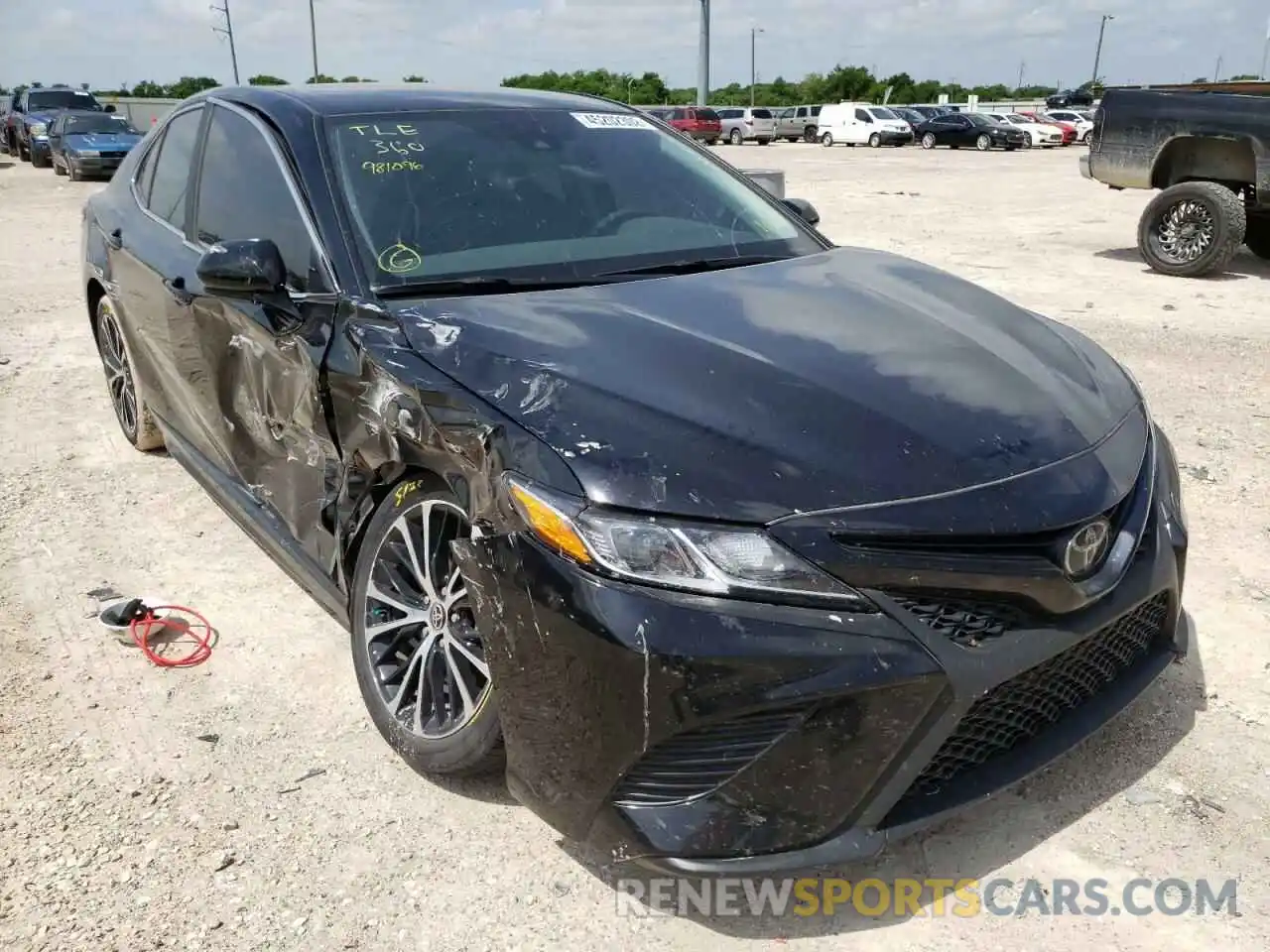 1 Photograph of a damaged car 4T1G11AK7LU981096 TOYOTA CAMRY 2020