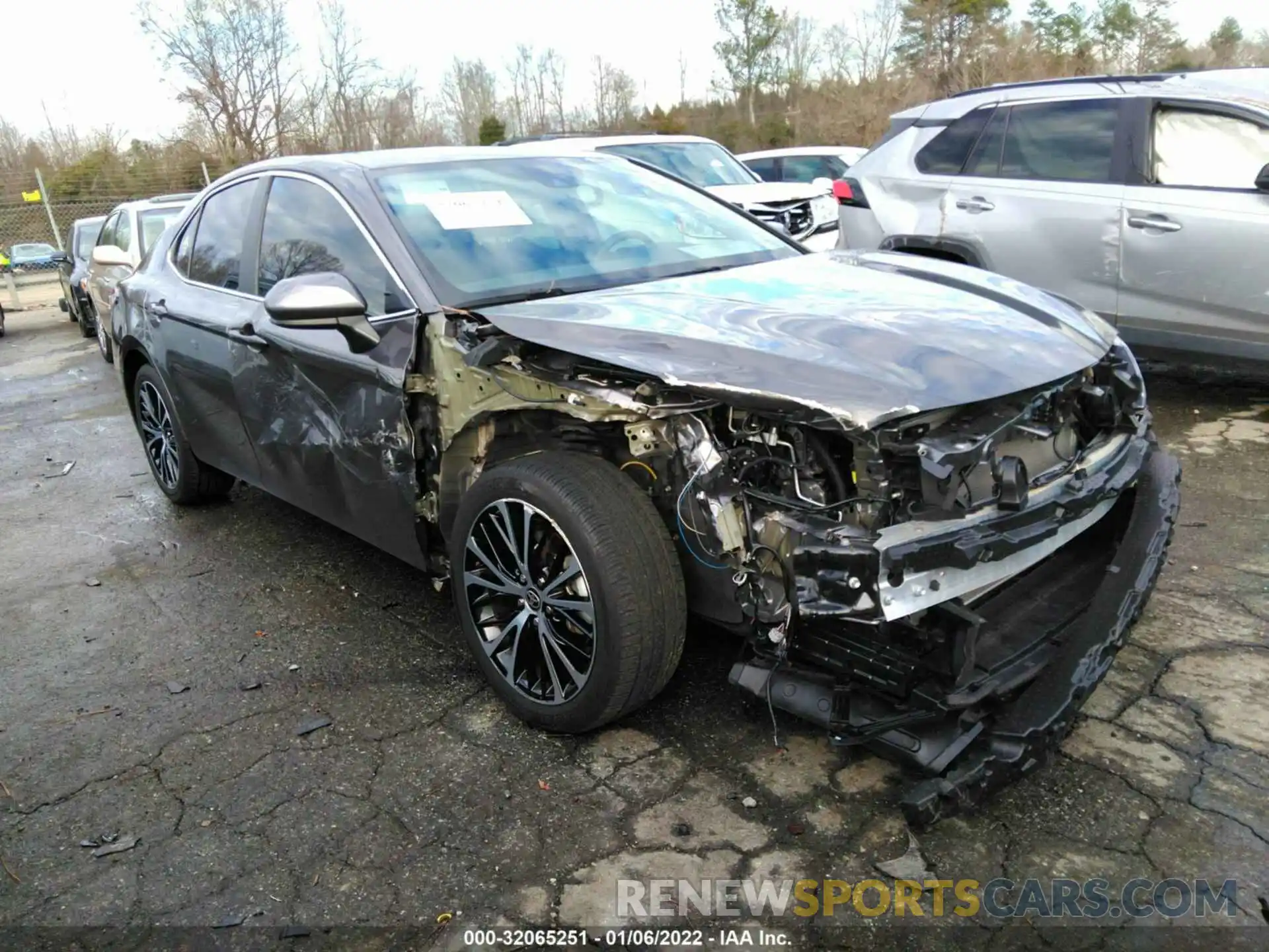 1 Photograph of a damaged car 4T1G11AK7LU981714 TOYOTA CAMRY 2020