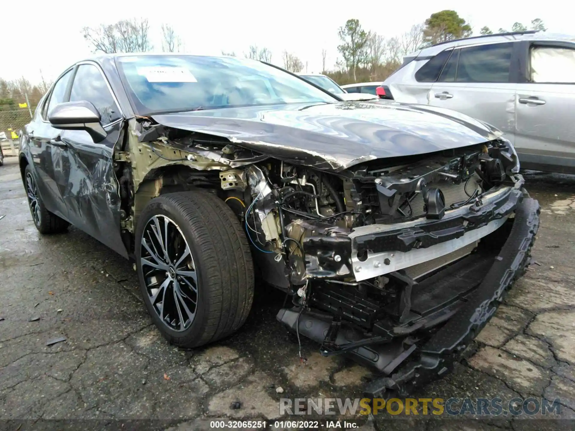 6 Photograph of a damaged car 4T1G11AK7LU981714 TOYOTA CAMRY 2020