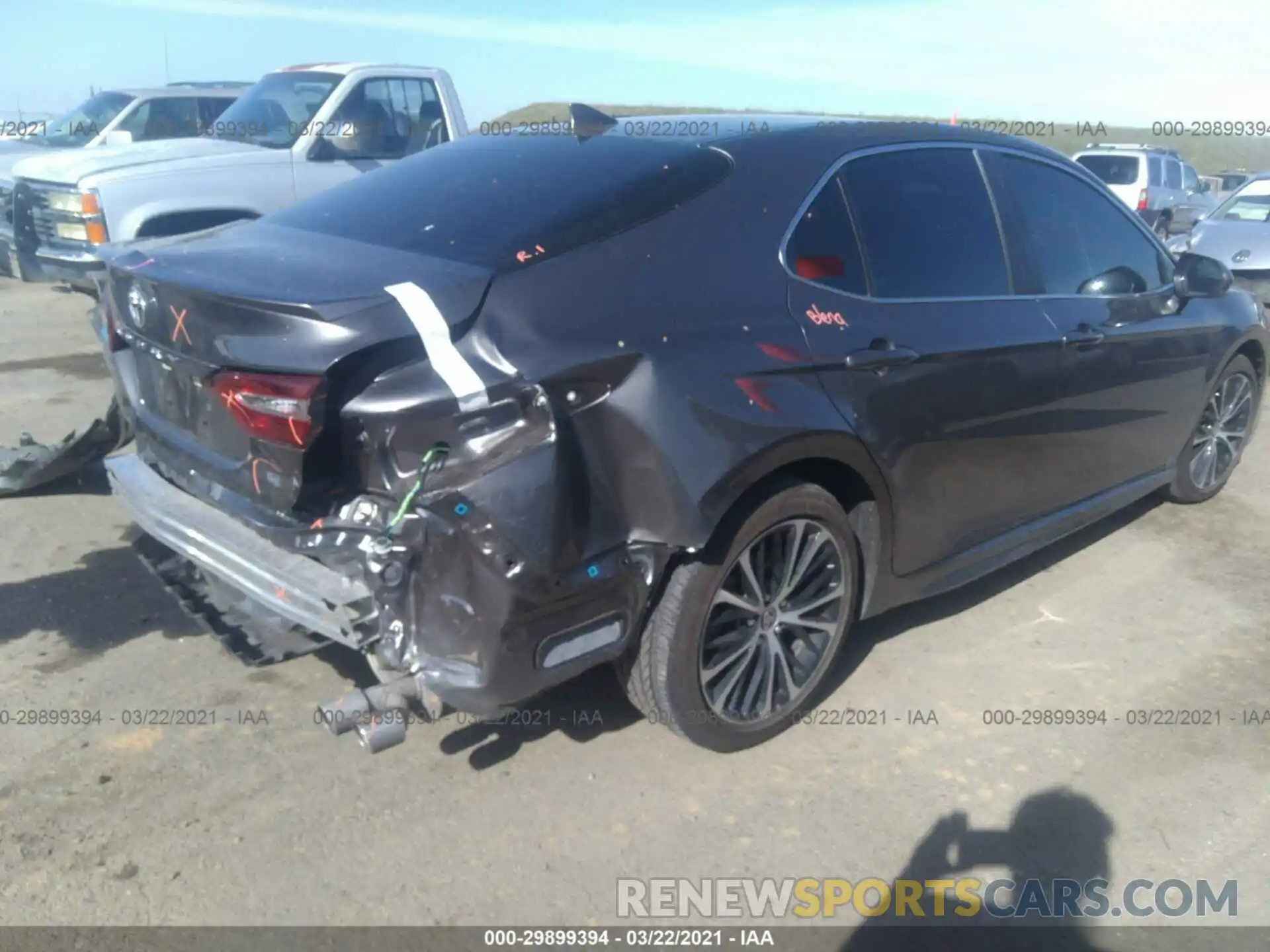 4 Photograph of a damaged car 4T1G11AK7LU988422 TOYOTA CAMRY 2020