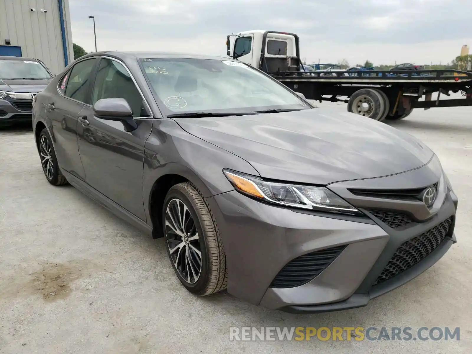 1 Photograph of a damaged car 4T1G11AK7LU996486 TOYOTA CAMRY 2020