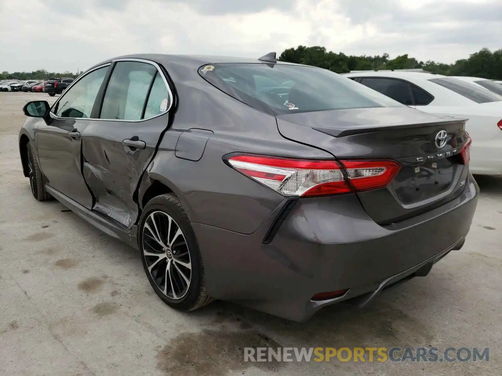 3 Photograph of a damaged car 4T1G11AK7LU996486 TOYOTA CAMRY 2020